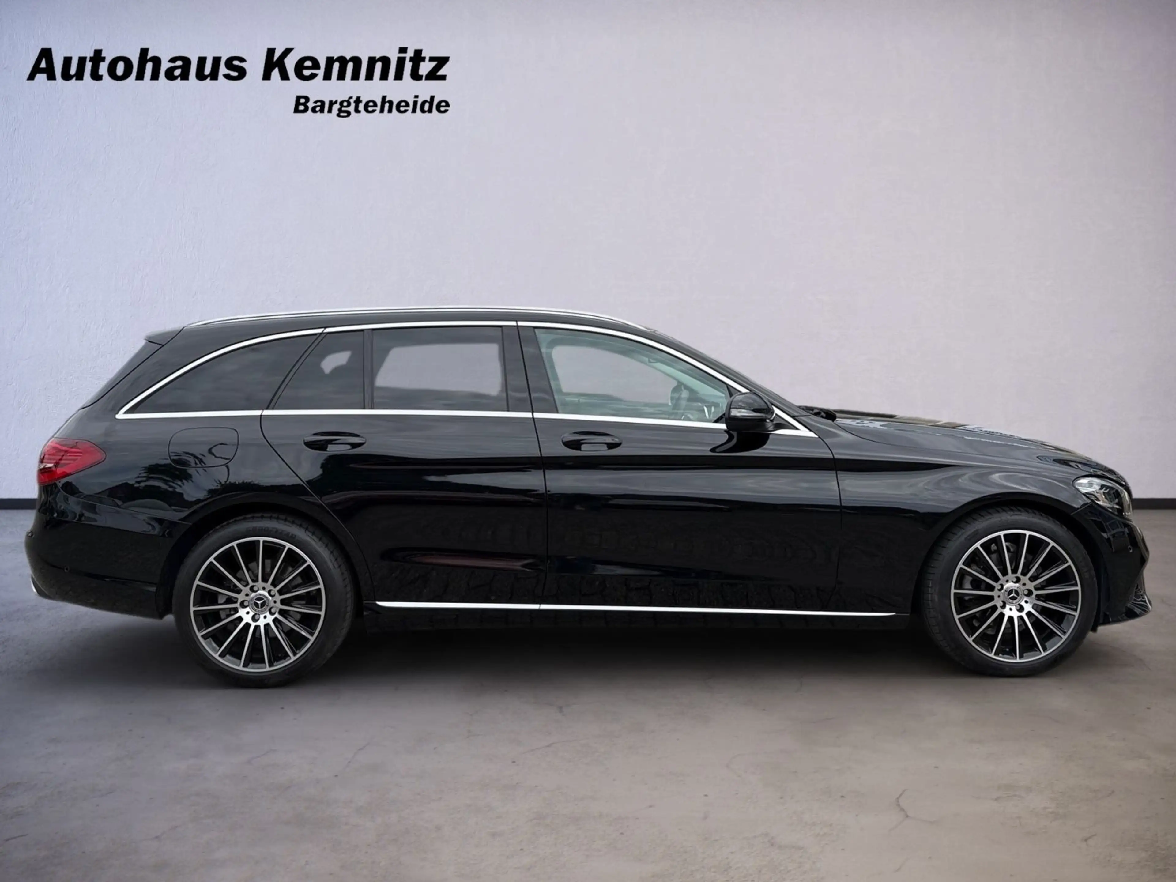 Mercedes-Benz C 180 Navi LED Teilleder — photo 4
