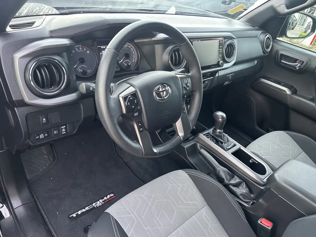 Toyota Tacoma снимка Toyota Tacoma