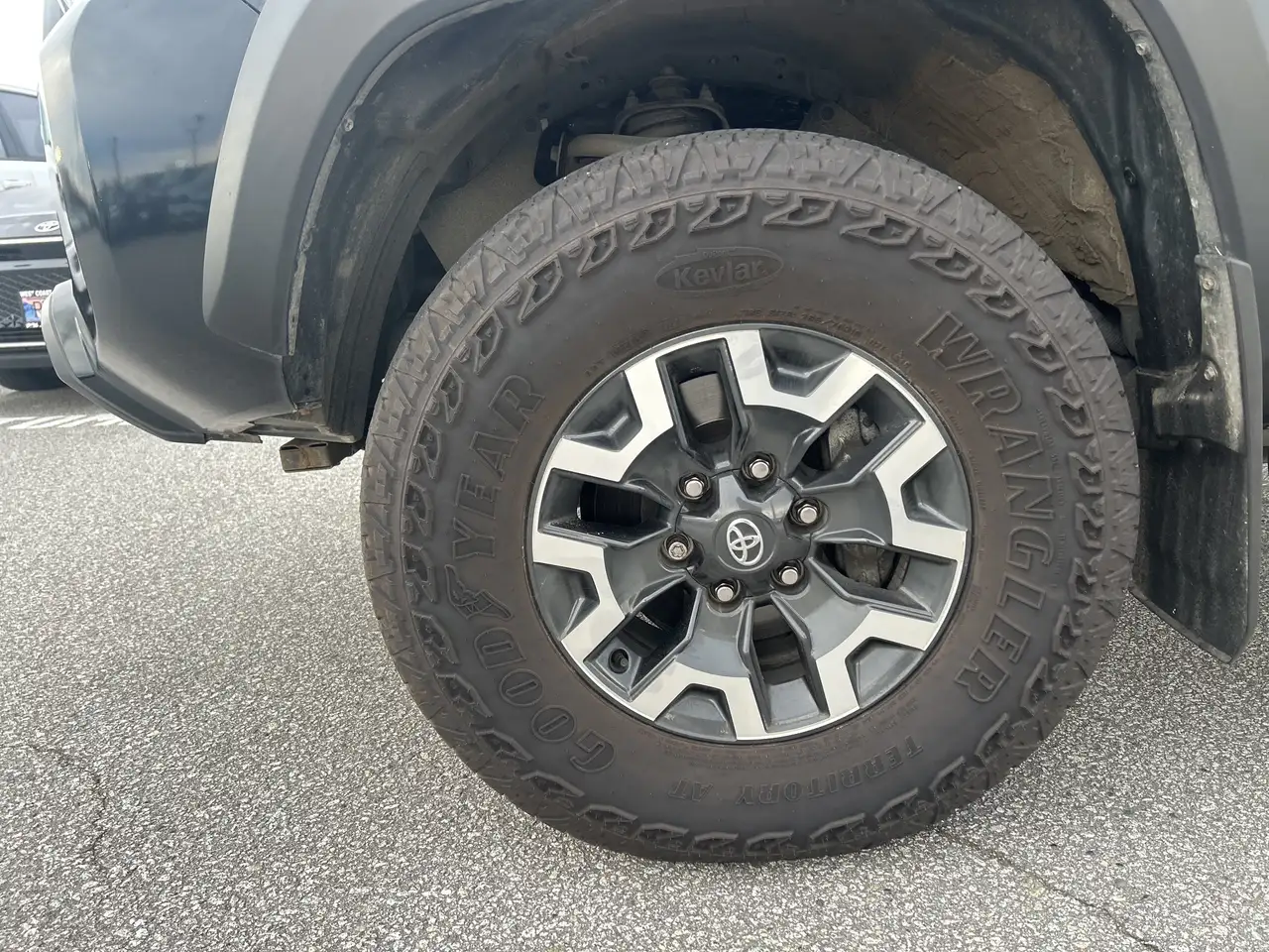 Toyota Tacoma снимка Toyota Tacoma