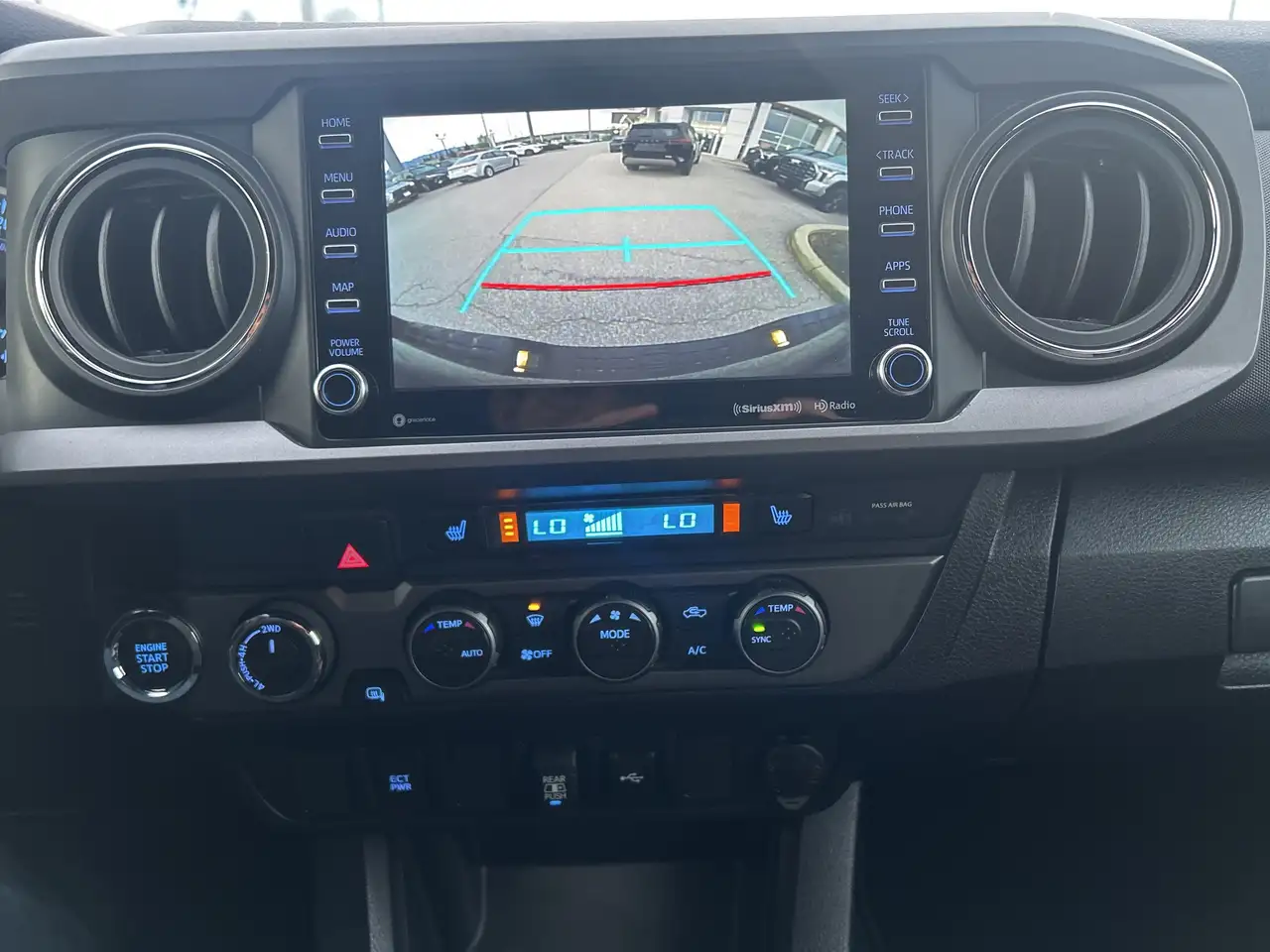 Toyota Tacoma снимка Toyota Tacoma