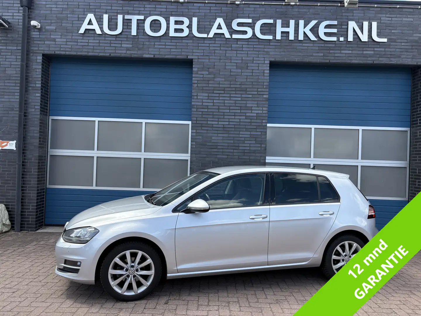 Volkswagen Golf 1.2 TSI Business Edition Connected, climate/cruise Grijs - 1