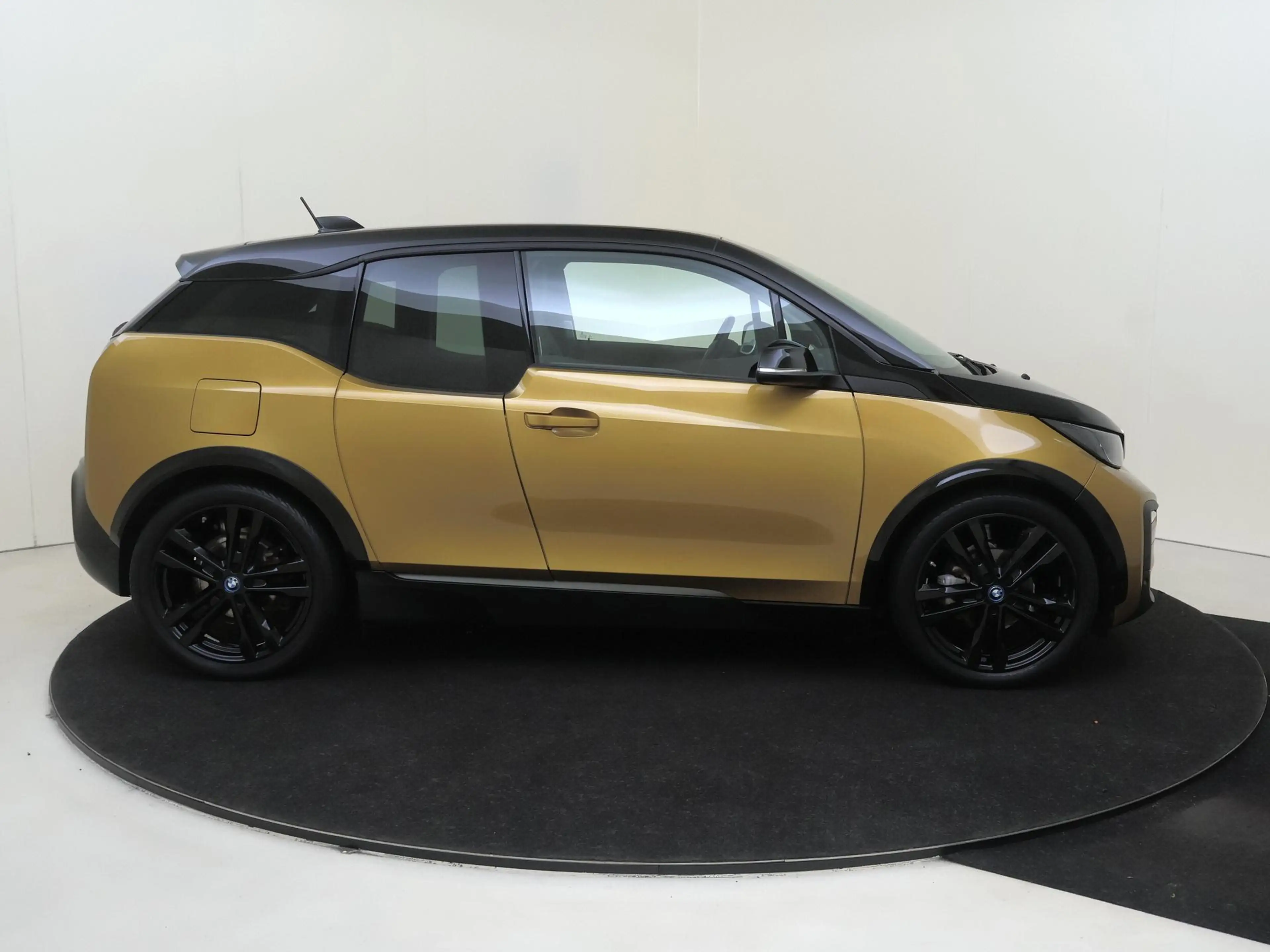 BMW i3 Executive Edition 120Ah 42 kWh | Navigatie | Parke — photo 9