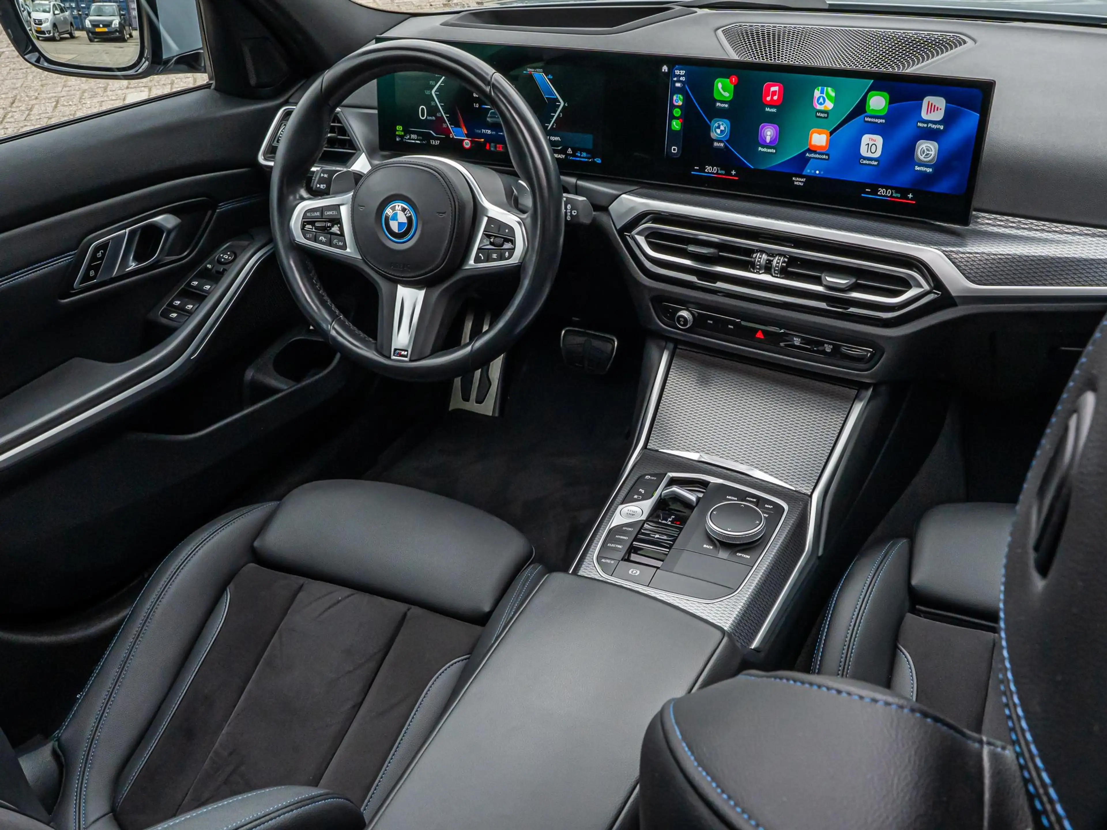 BMW 330 330e Touring M Sport Pano HUD Keyless Laser — photo 2