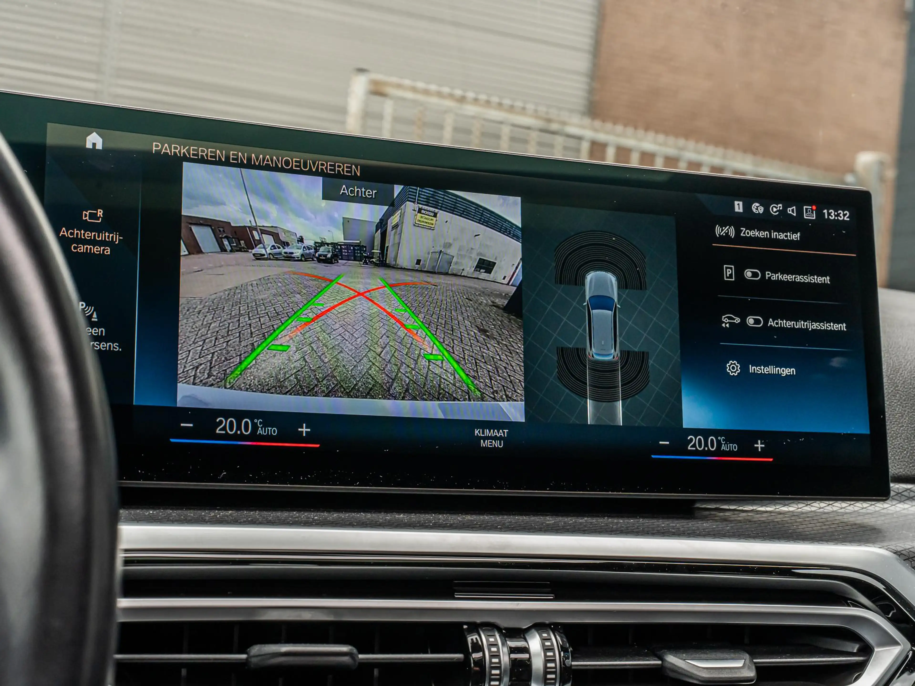BMW 330 330e Touring M Sport Pano HUD Keyless Laser — photo 14