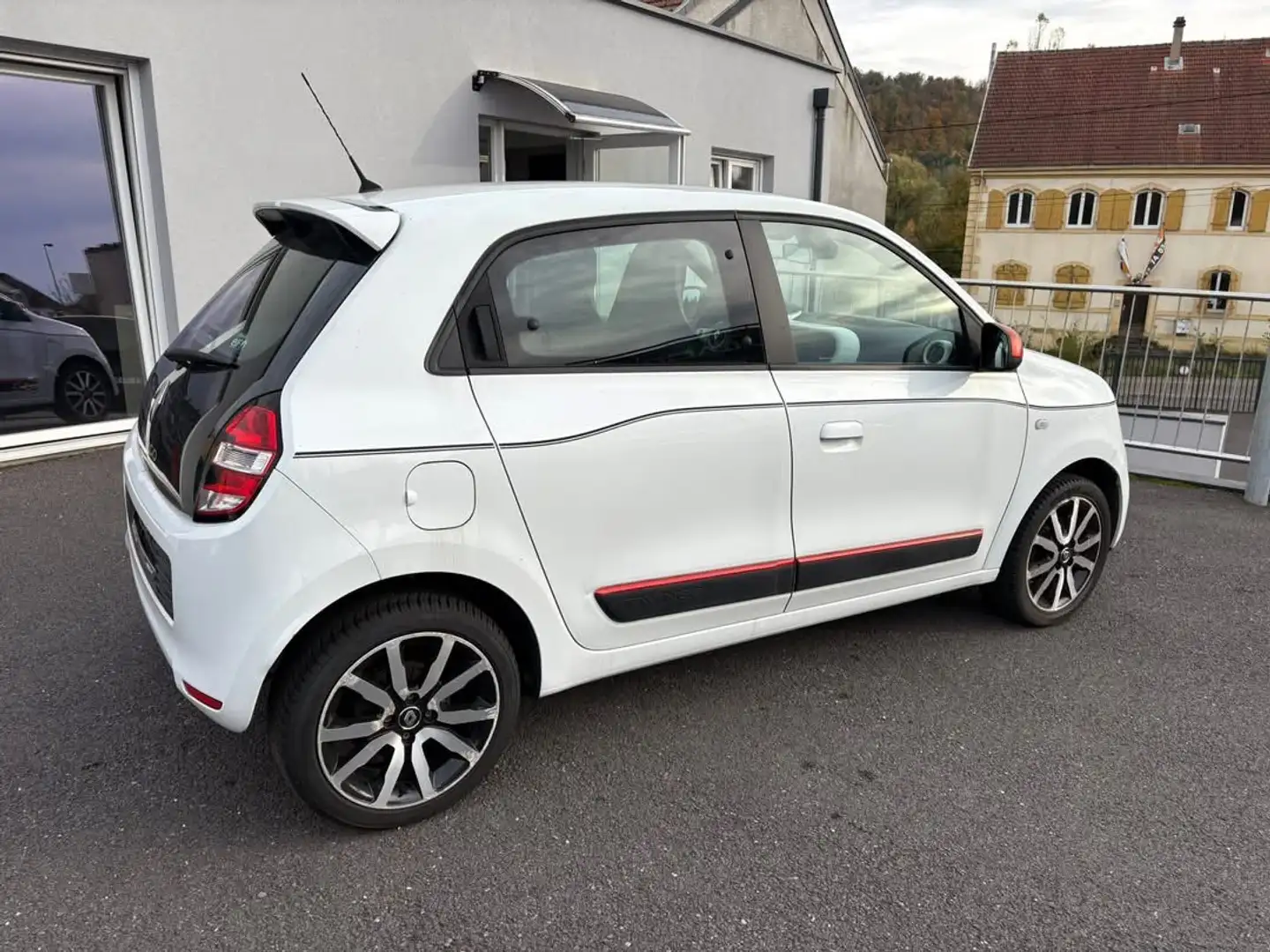 Renault Twingo III 1.0 SCe 70 eco2 Stop & Start Intens - 2