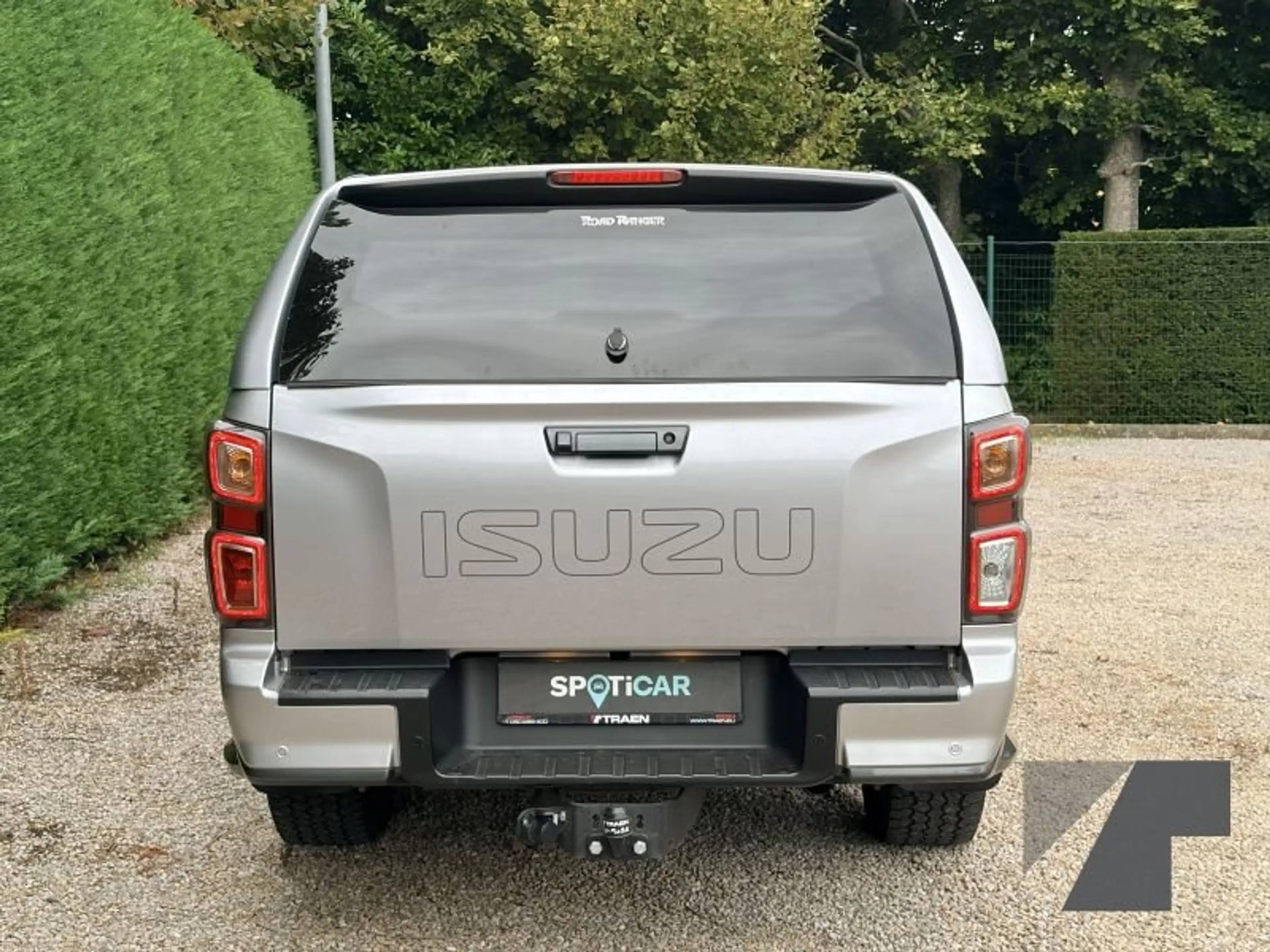 Isuzu D-Max Double Cab 4WD Vcross — photo 4