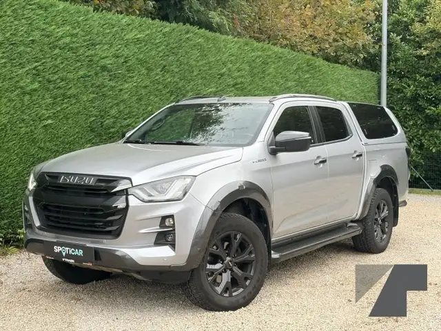 Isuzu D-Max Double Cab 4WD Vcross