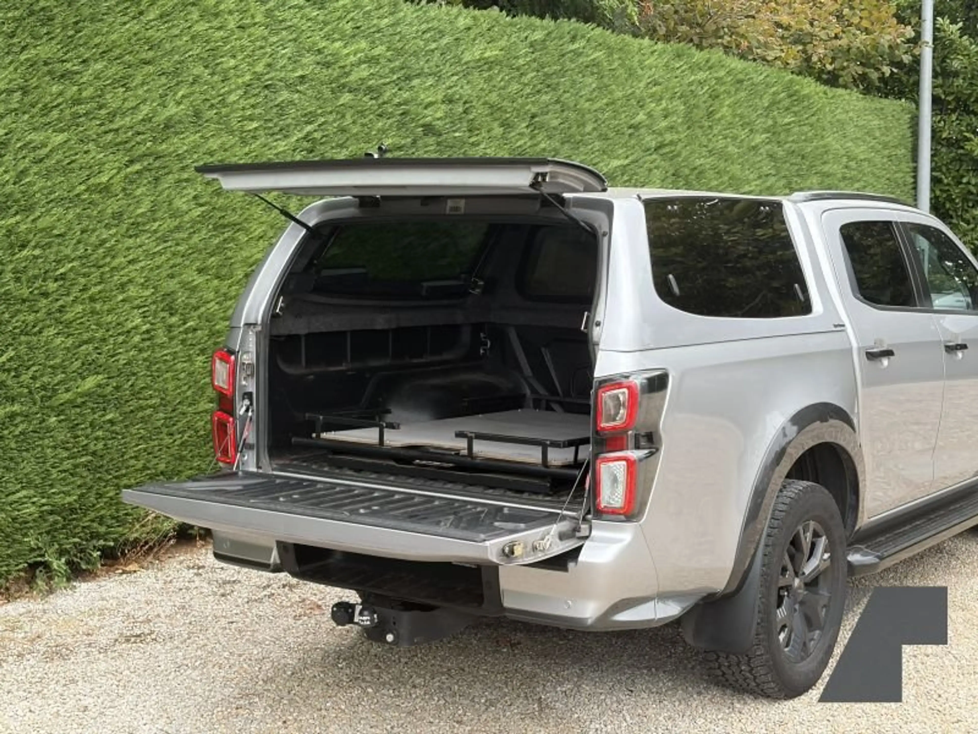 Isuzu D-Max Double Cab 4WD Vcross — photo 15