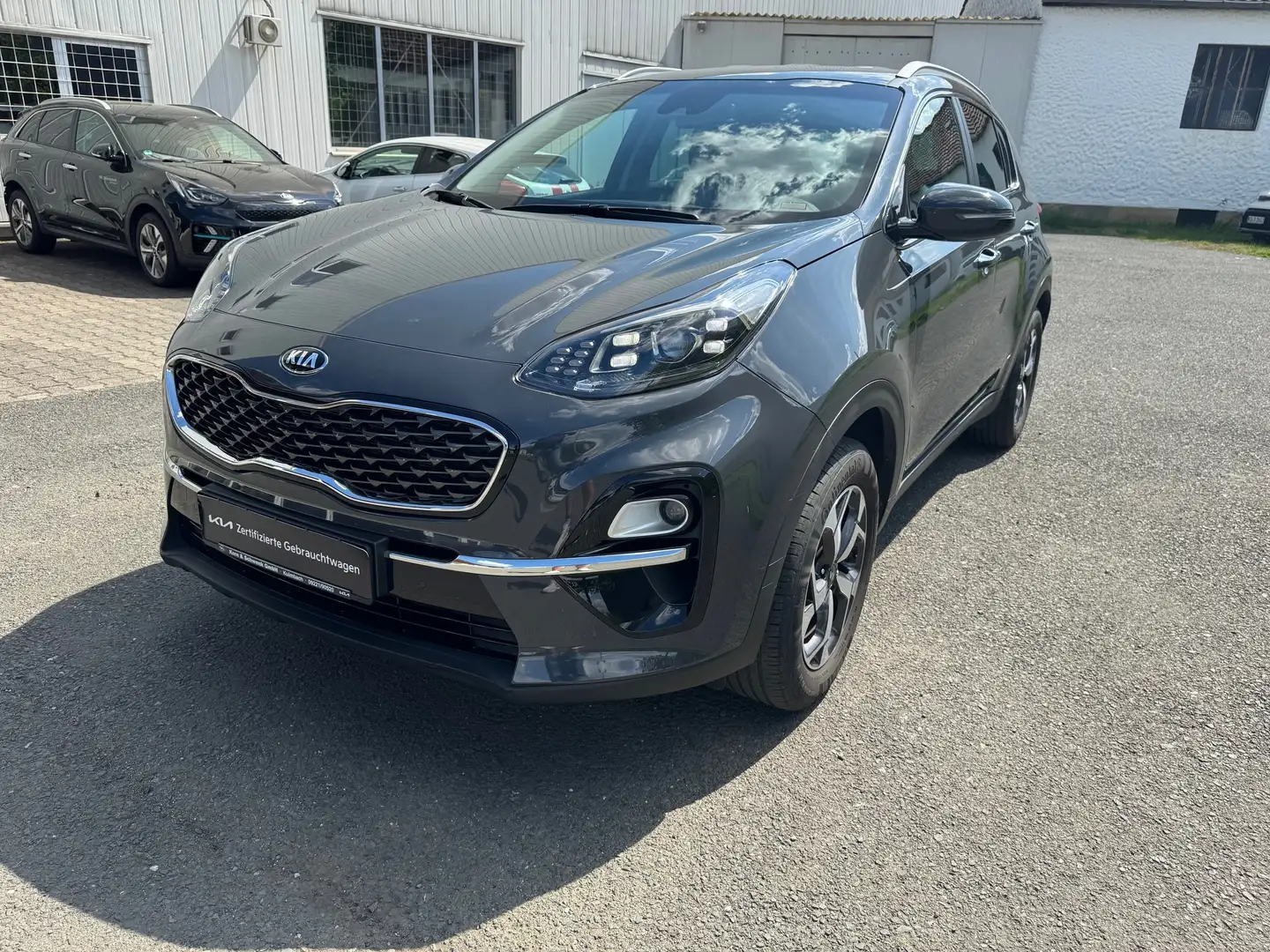 Kia Sportage Dream Team 2WD #AHK #WKR #Navi #Leder Šedá - 1