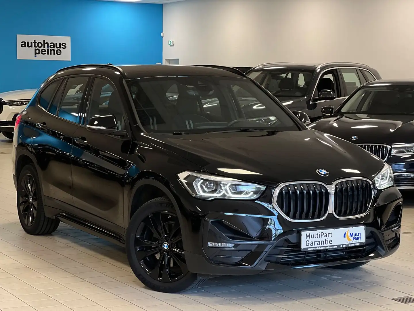BMW X1 xDrive Sport Line AUT/HUD/AHK/Kamera/KeyLess Schwarz - 1