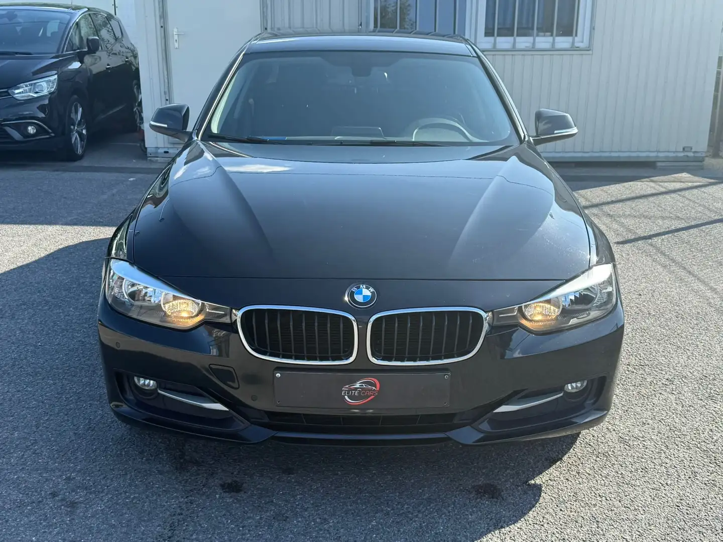 BMW 318 dA / PACK SPORT / AUTO / FULL BOOK / CLIM / NAVI Schwarz - 2