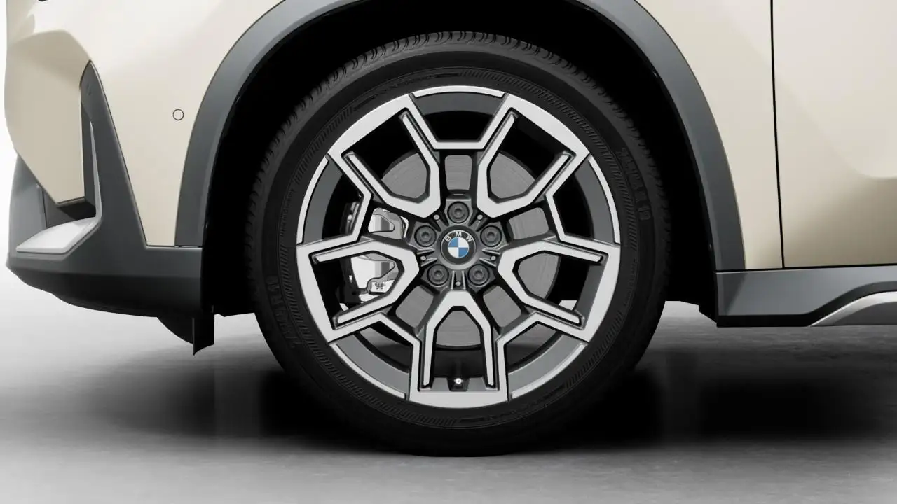 BMW X1 снимка BMW X1