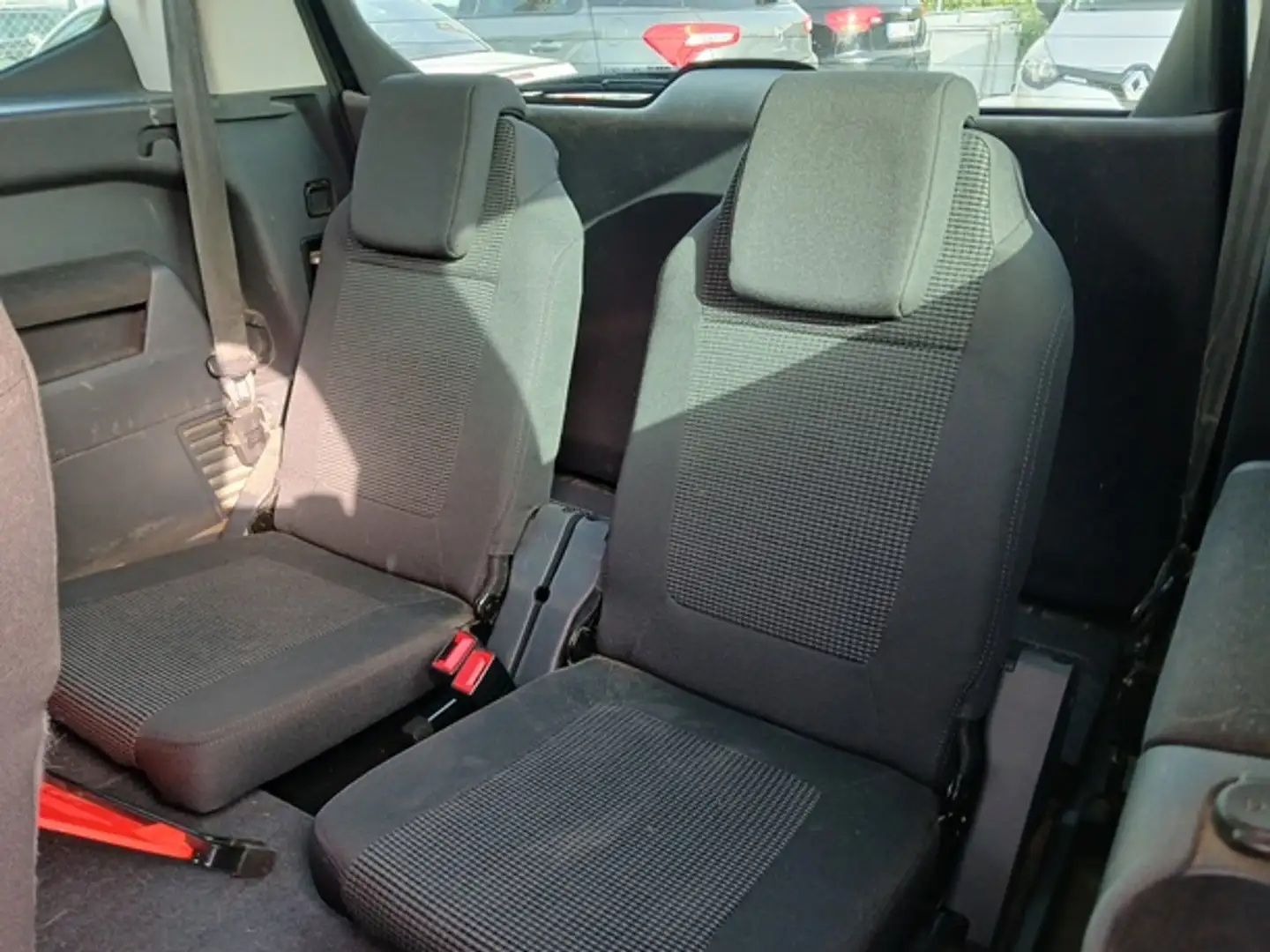 Peugeot 5008 1.6HDI Family CMP 112 Negro - 2