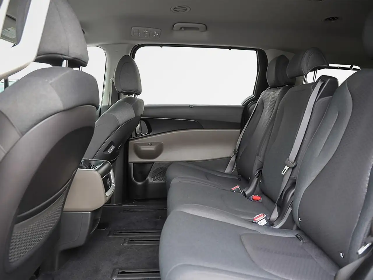 Kia Carnival снимка Kia Carnival
