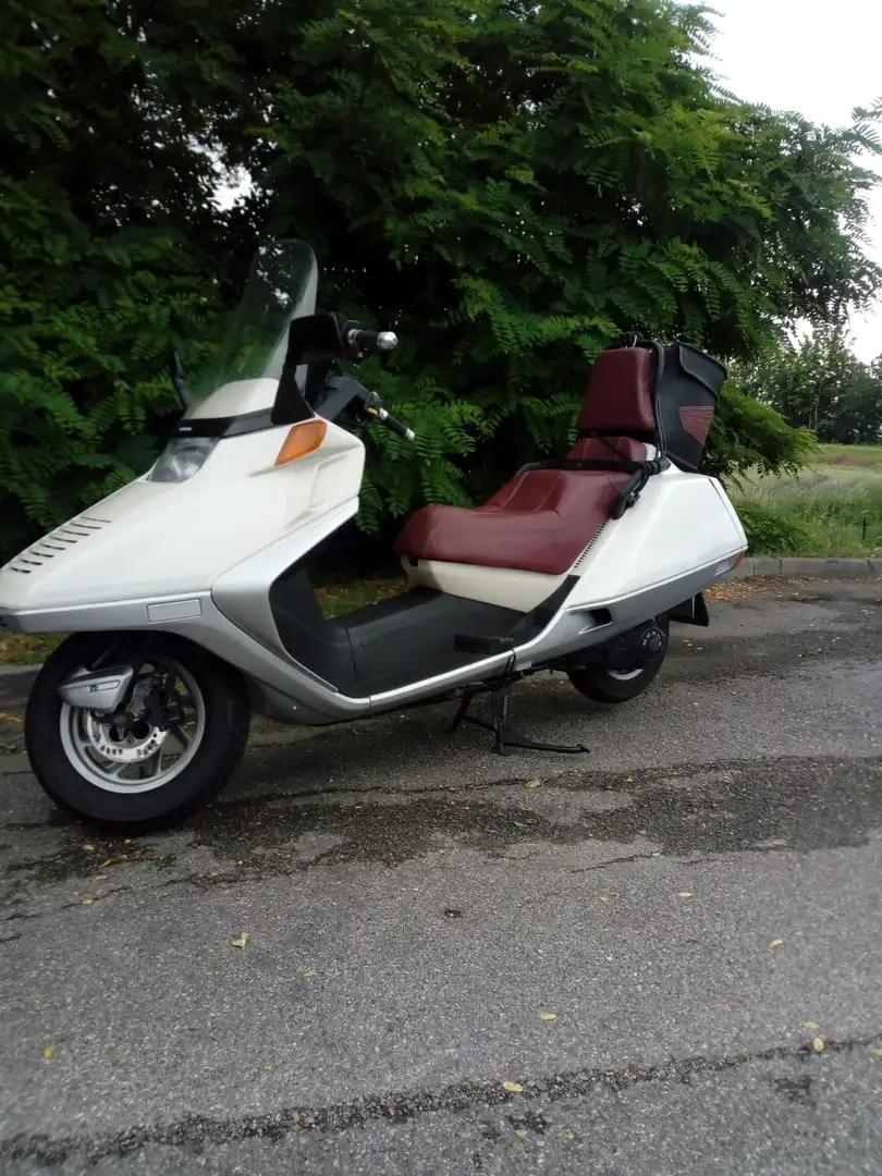 Honda CN 250 Blanc - 1