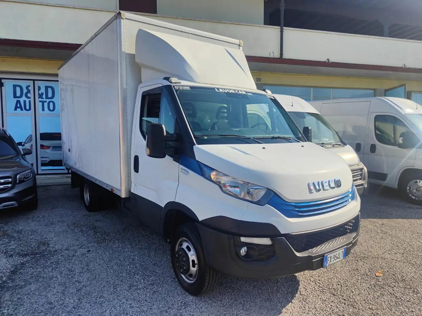 Iveco Daily 35 DEL 2019 BENZINA METANO CENTINATO Blanco - 2