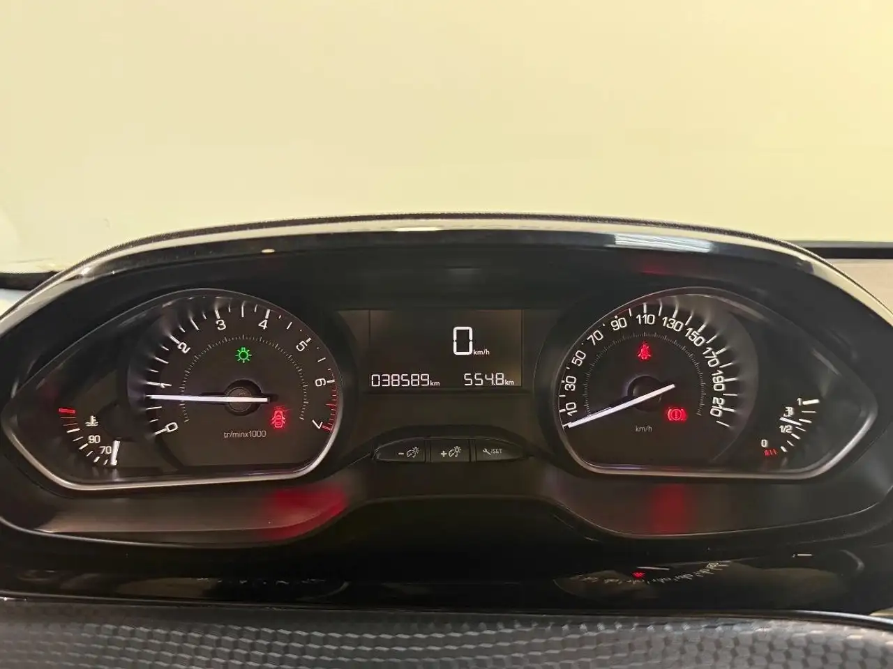Peugeot 208 208 — photo 19