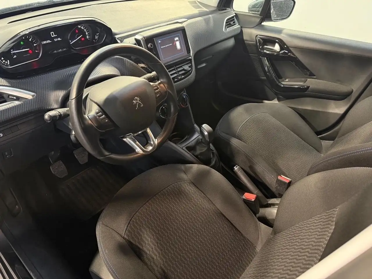 Peugeot 208 208 — photo 16