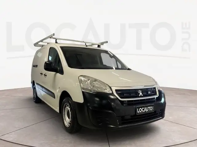 Peugeot Partner view 2