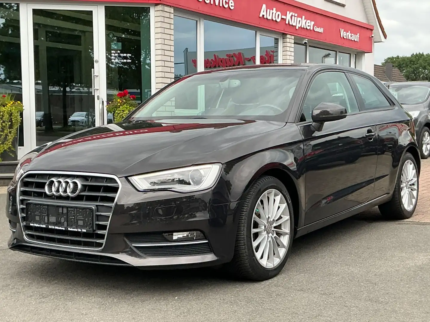 Audi A3 ambition DSG Navi AHK PDC Allwetter Braun - 1