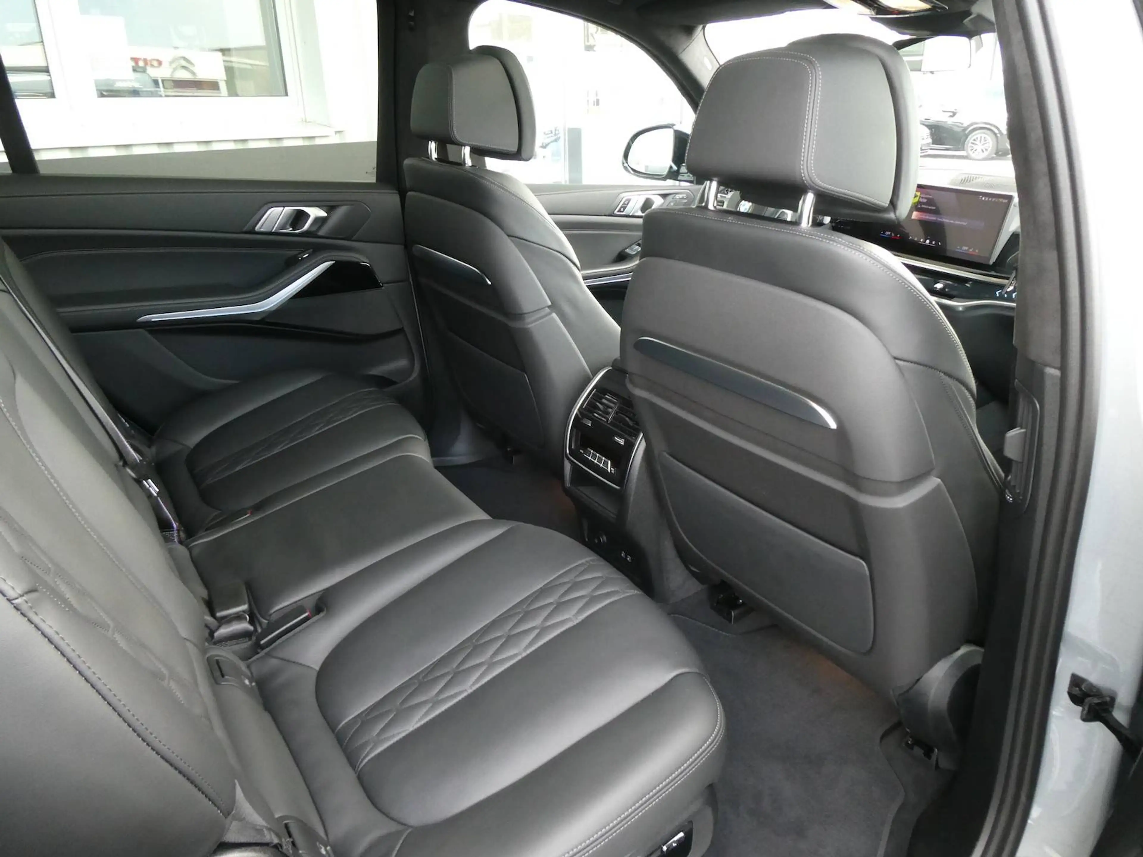 BMW X7 xDrive 40 d M Sport — photo 11