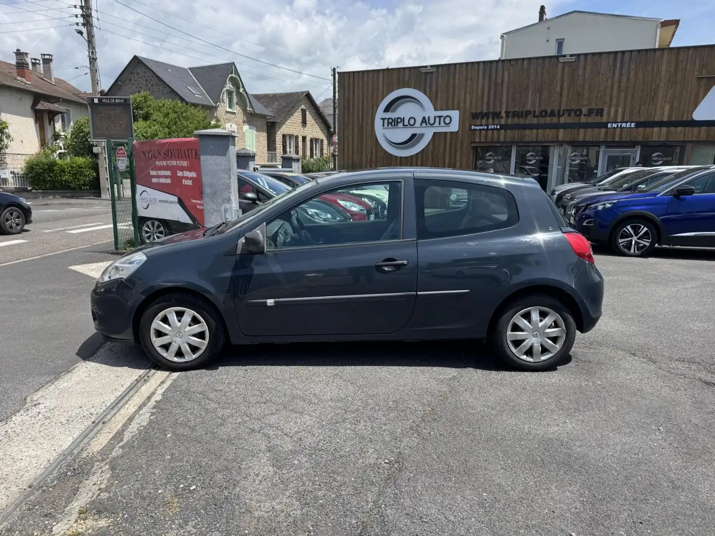 Renault Clio 1.5 dCi - 75 Clim + attelage Bleu - 2