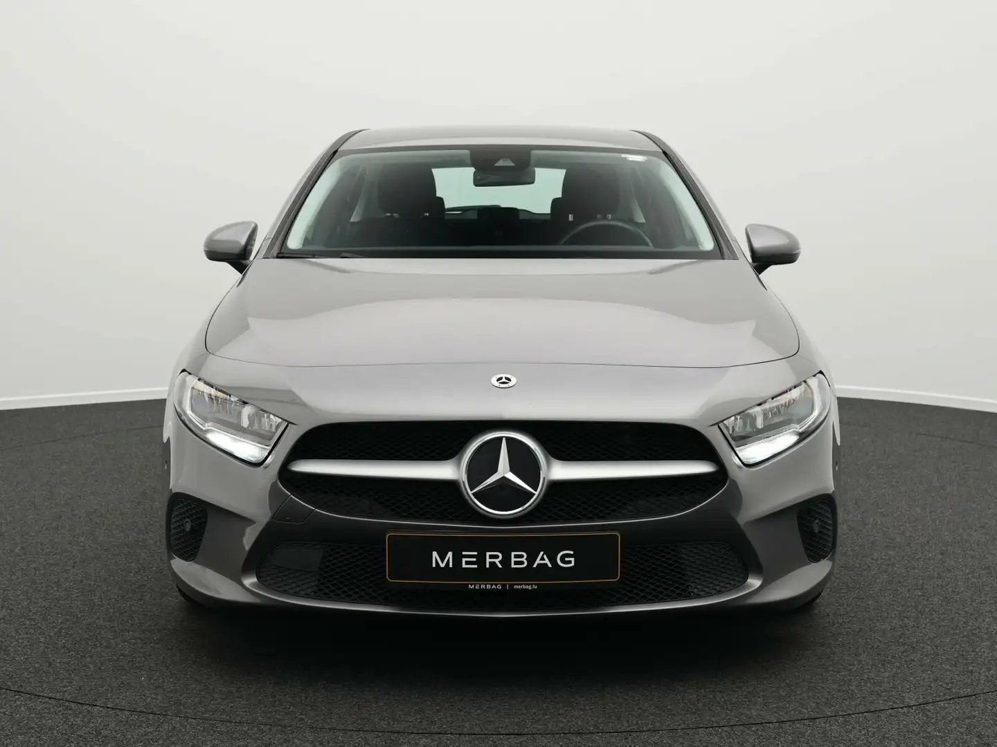 Mercedes-Benz A 180 A 180 d Kamera+PTS+SHZ+MBUX+Tempomat Grijs - 2