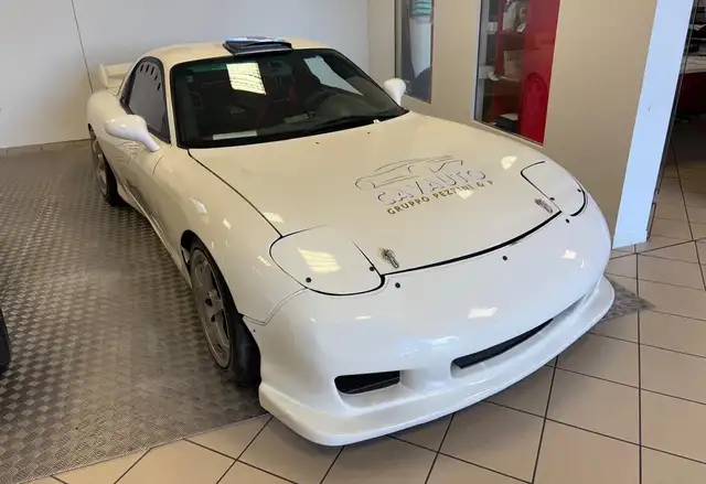 Mazda RX-7 cat