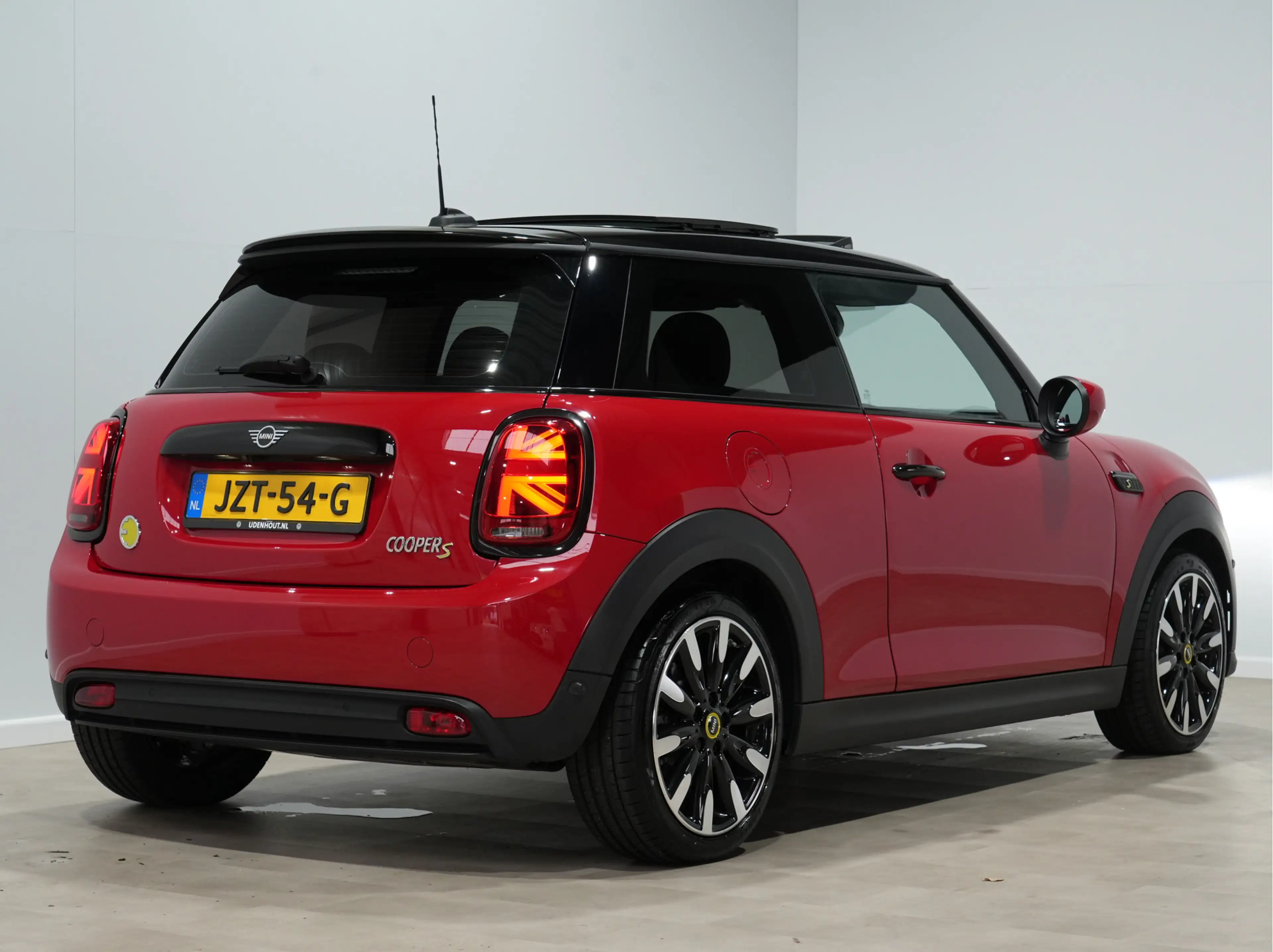 MINI Electric Classic 33 kWh Navigatie | Cruise | Airco — photo 4