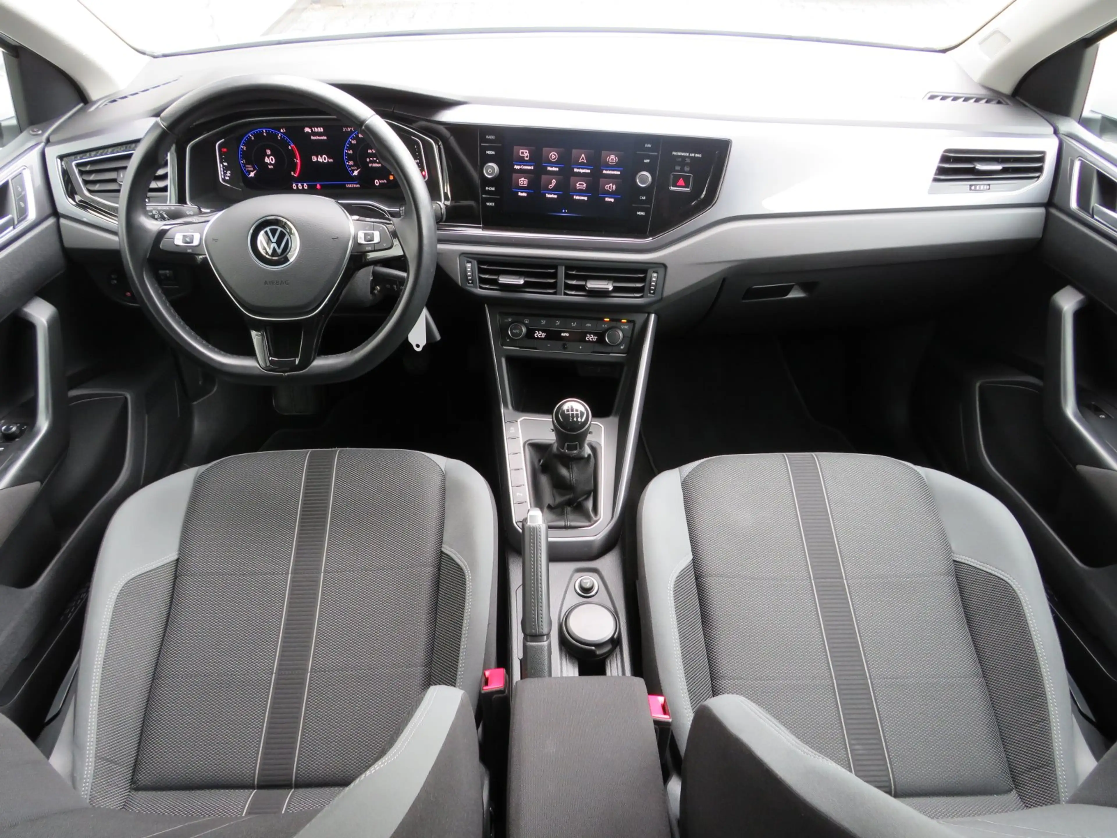 Volkswagen Polo 1.0 TSI Highline Navi/DAB+/PDC v+ht — photo 5