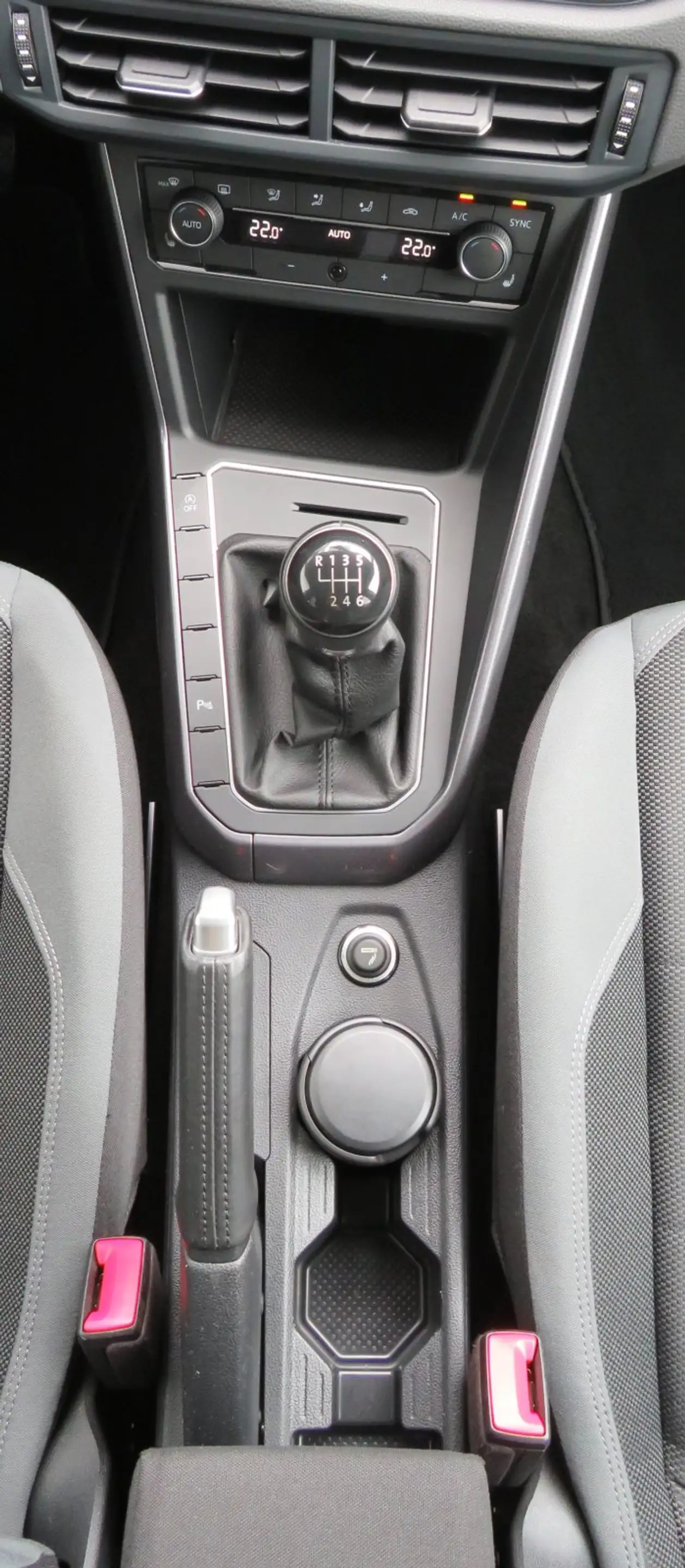 Volkswagen Polo 1.0 TSI Highline Navi/DAB+/PDC v+ht — photo 7