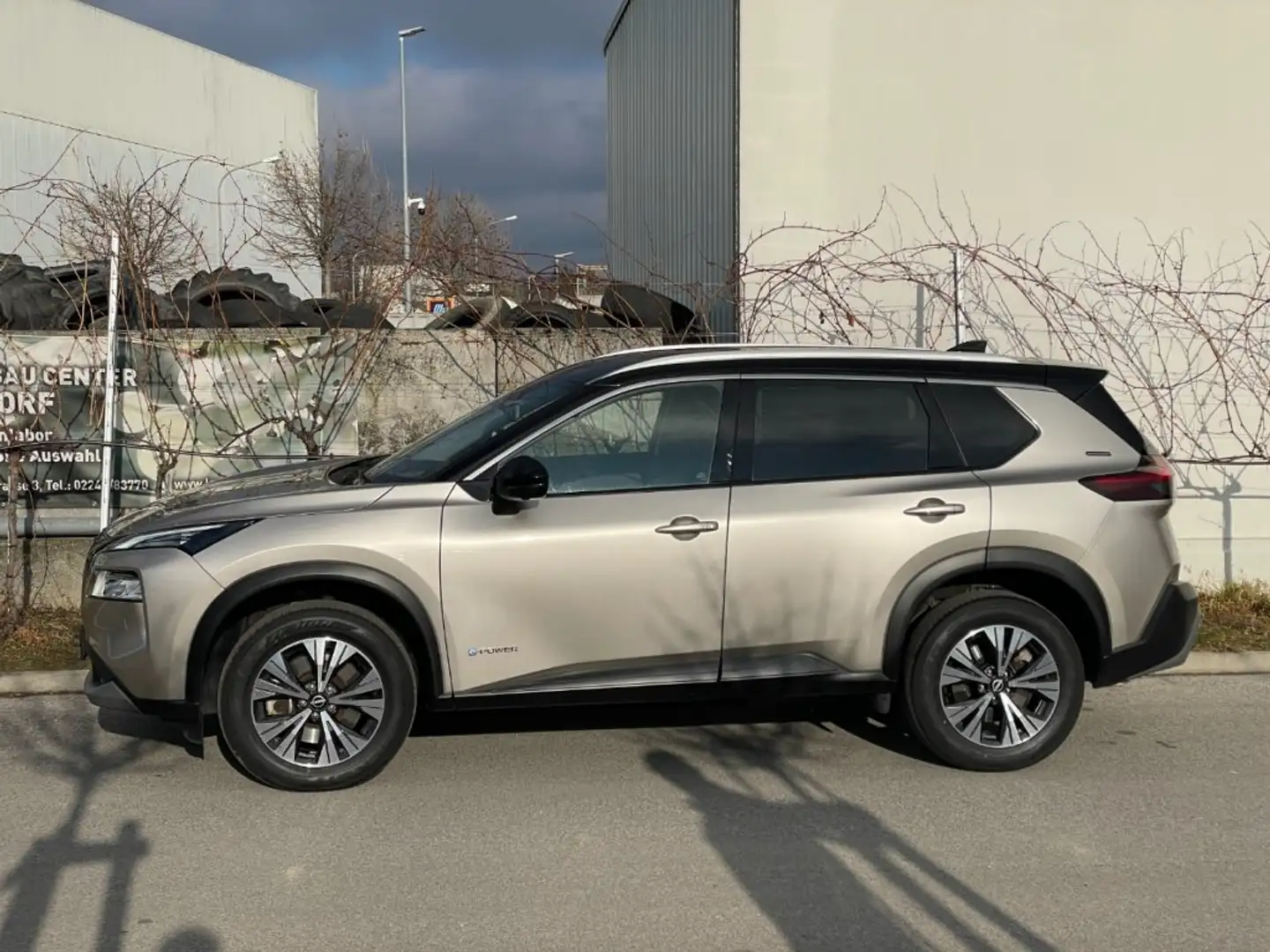 Nissan X-Trail 1.5 e-Power 213PS AT 4WD N-Connectz Premie Silber - 2