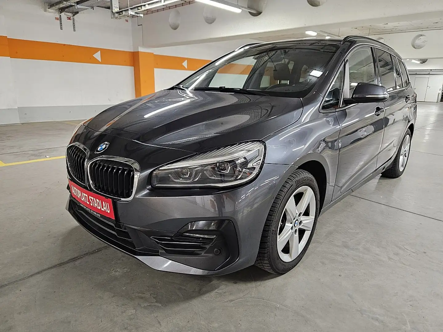 BMW 218 d xDrive Gran Tourer Sport Line Grau - 1