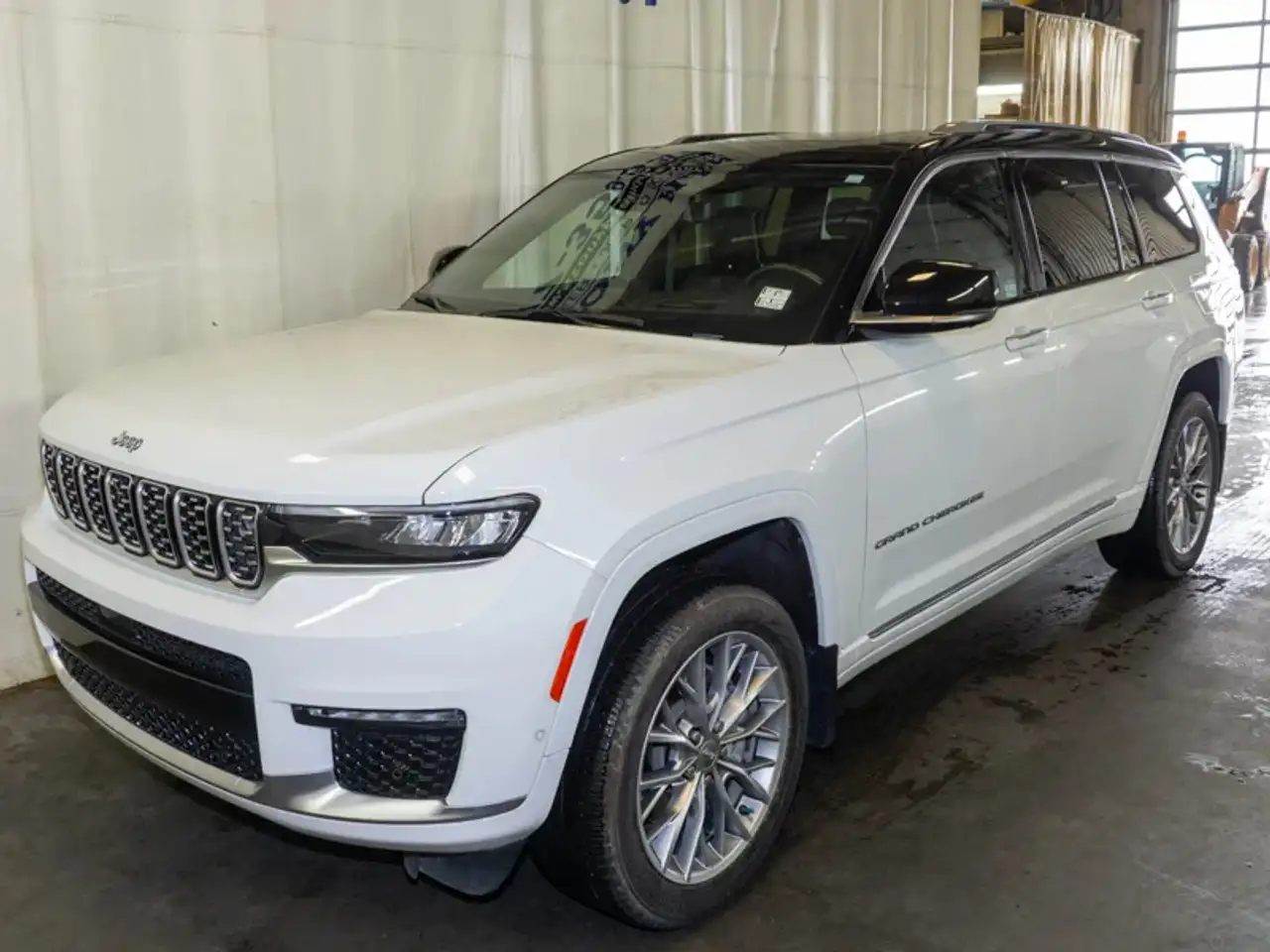 Jeep Grand Cherokee снимка Jeep Grand Cherokee