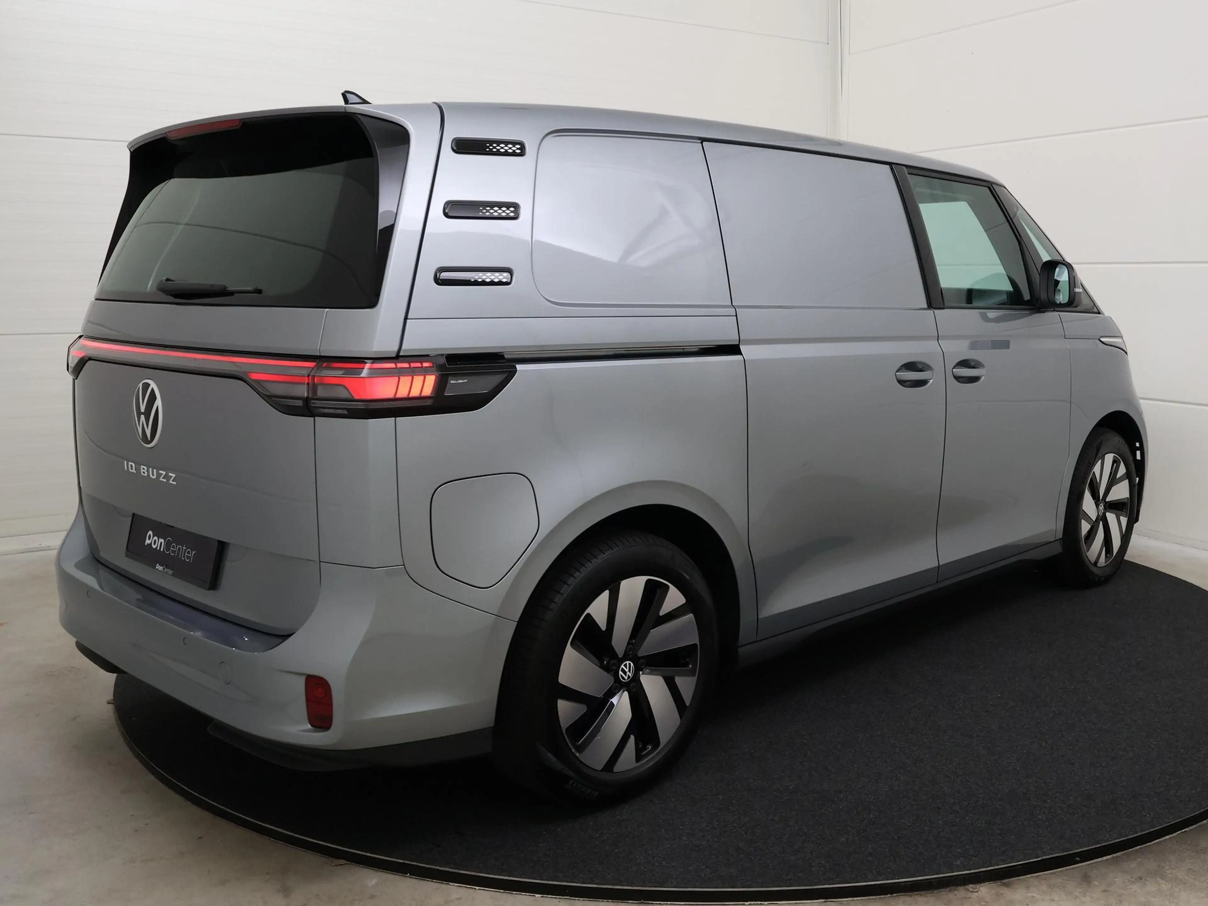 Volkswagen ID. Buzz Cargo Bedrijfswagens Bulli Limited Edition 210 kW / 286 — photo 4