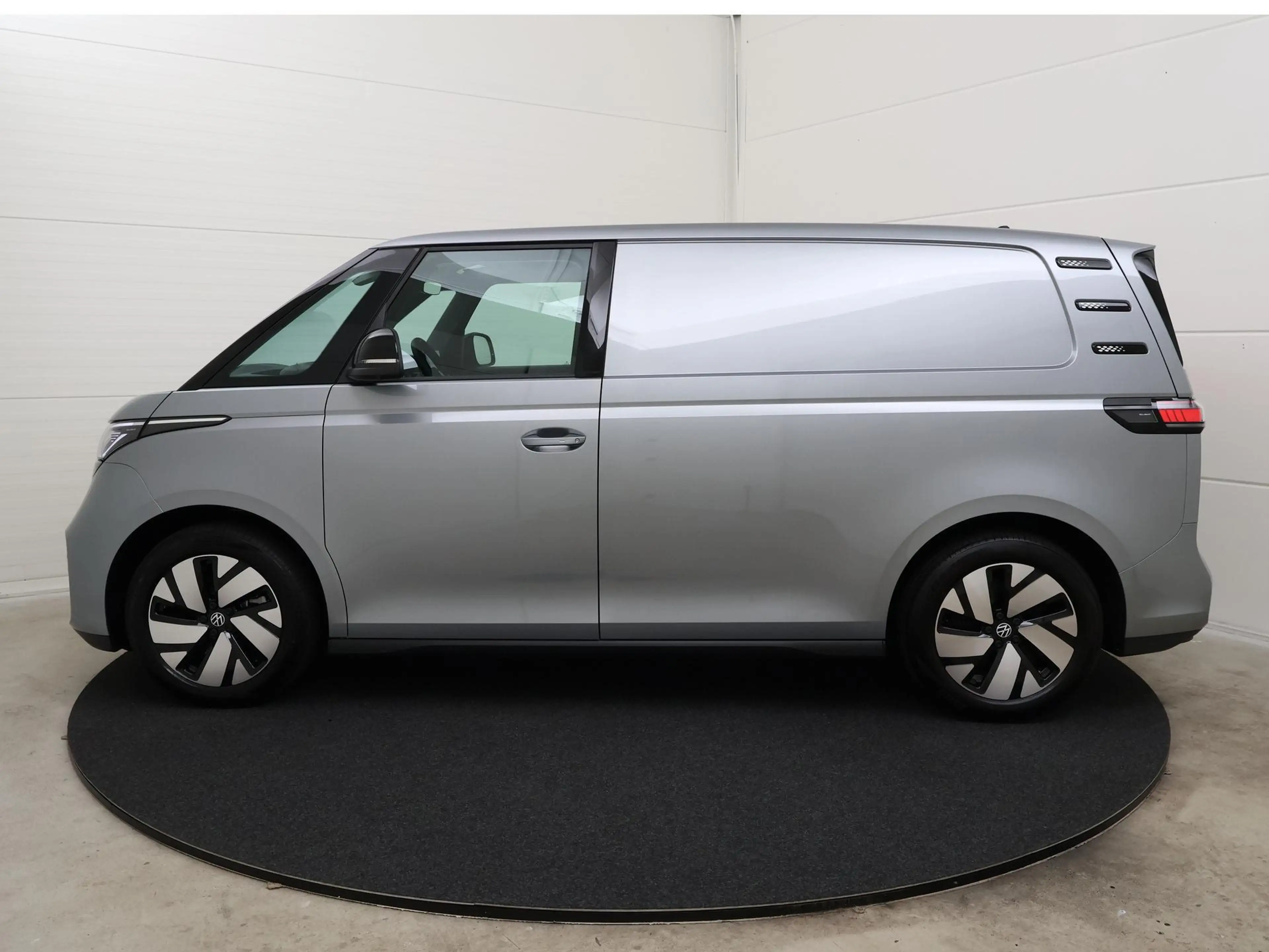 Volkswagen ID. Buzz Cargo Bedrijfswagens Bulli Limited Edition 210 kW / 286 — photo 3