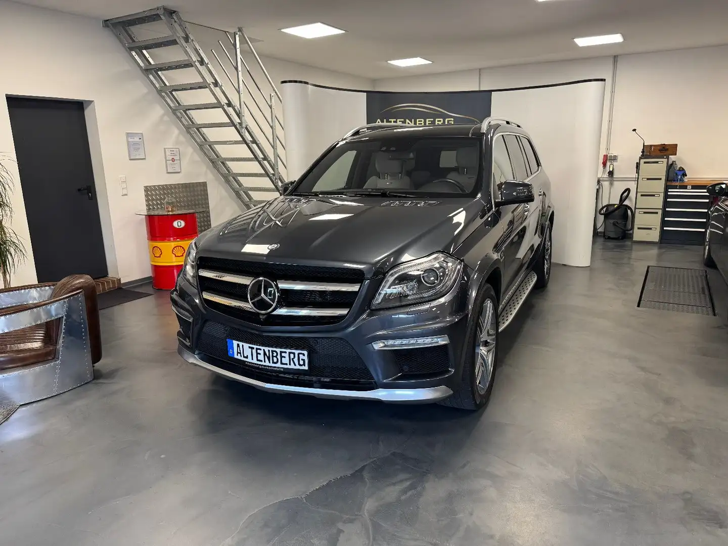 Mercedes-Benz GL 63 AMG 4Matic 7.Sitze 360° Pano AHK H&K Dist. Gris - 1