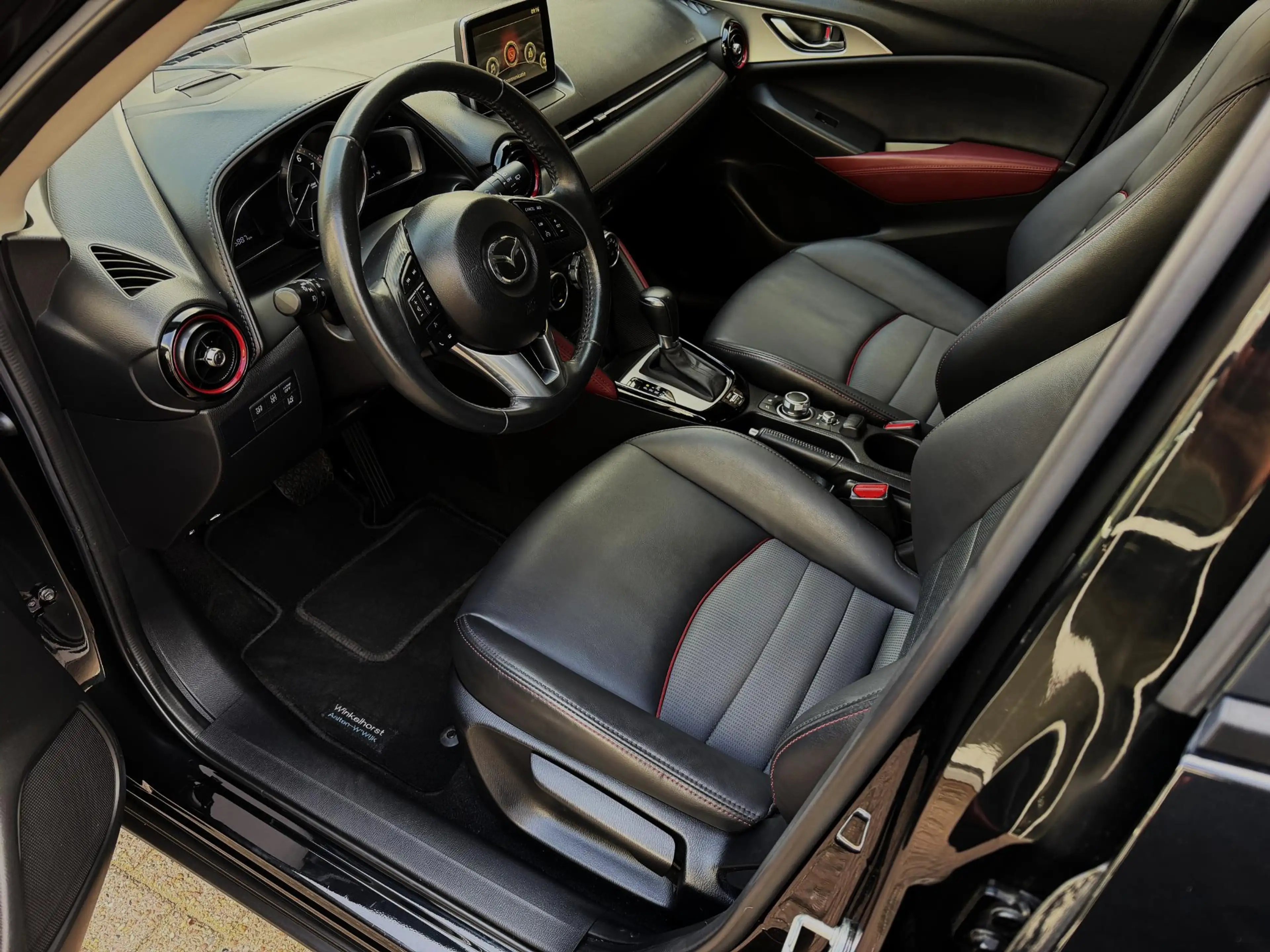 Mazda CX-3 2.0 SkyActiv-G 120 GT-M — photo 9