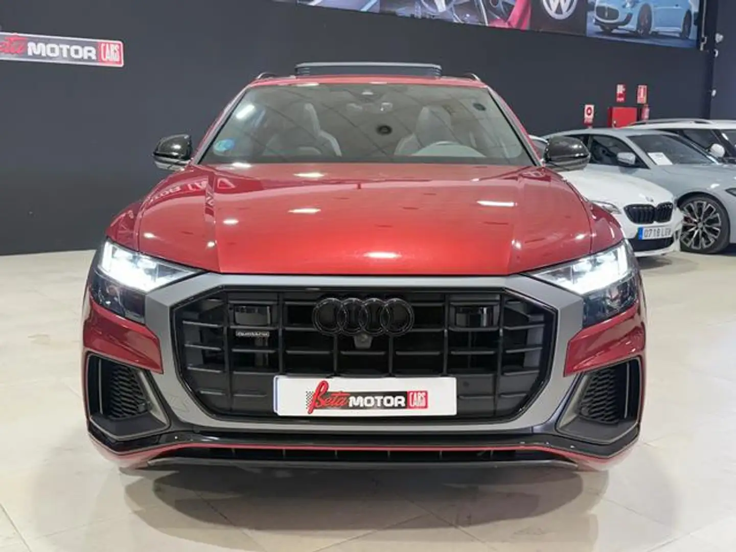 Audi Q8 55 TFSI Black line plus quattro tiptronic Rojo - 2