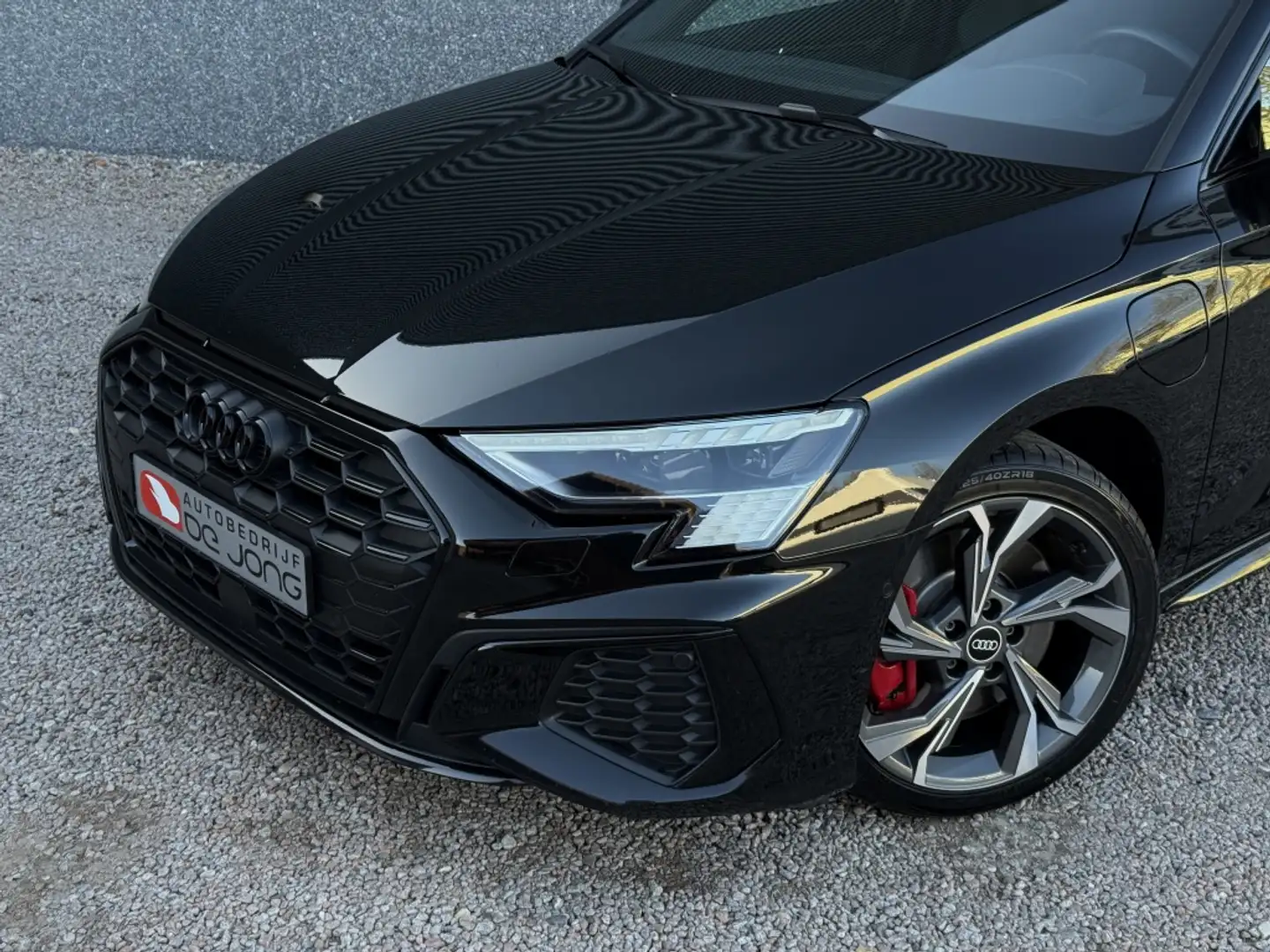 Audi A3 Sportback 45TFSIe 245PK 2X S-Line I Pano | Matrix Siyah - 2