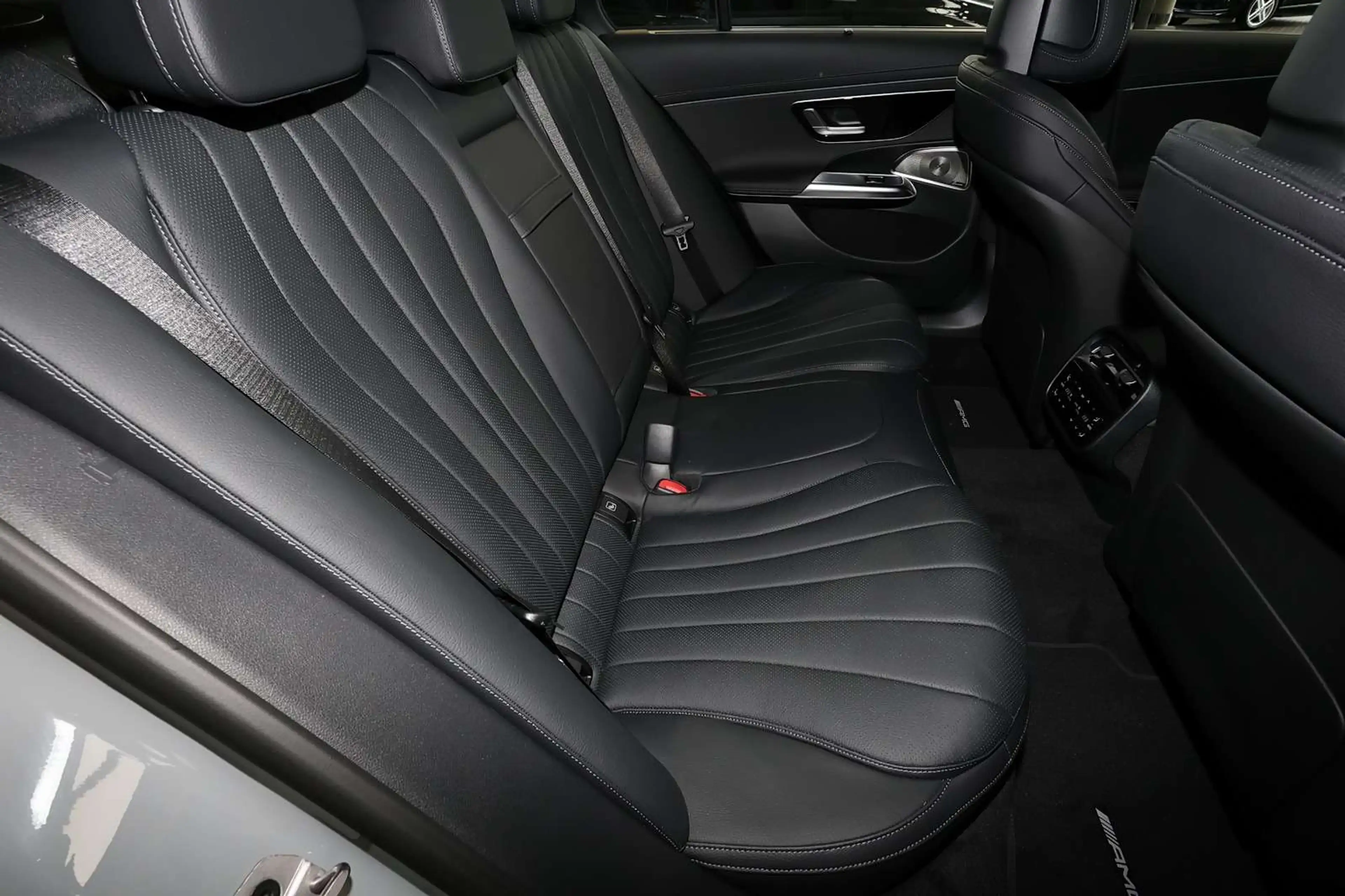 Mercedes-Benz E 450 d 4M AMG Multikontursitze+HUD+Fahrassist — photo 6