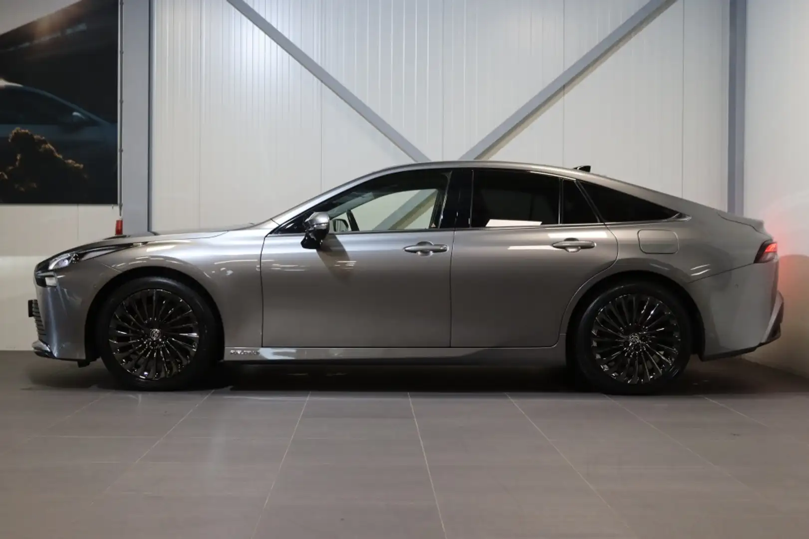 Toyota Mirai Prestige|Waterstof|Luxe auto|RIJKLAARPRIJS!| Gris - 2