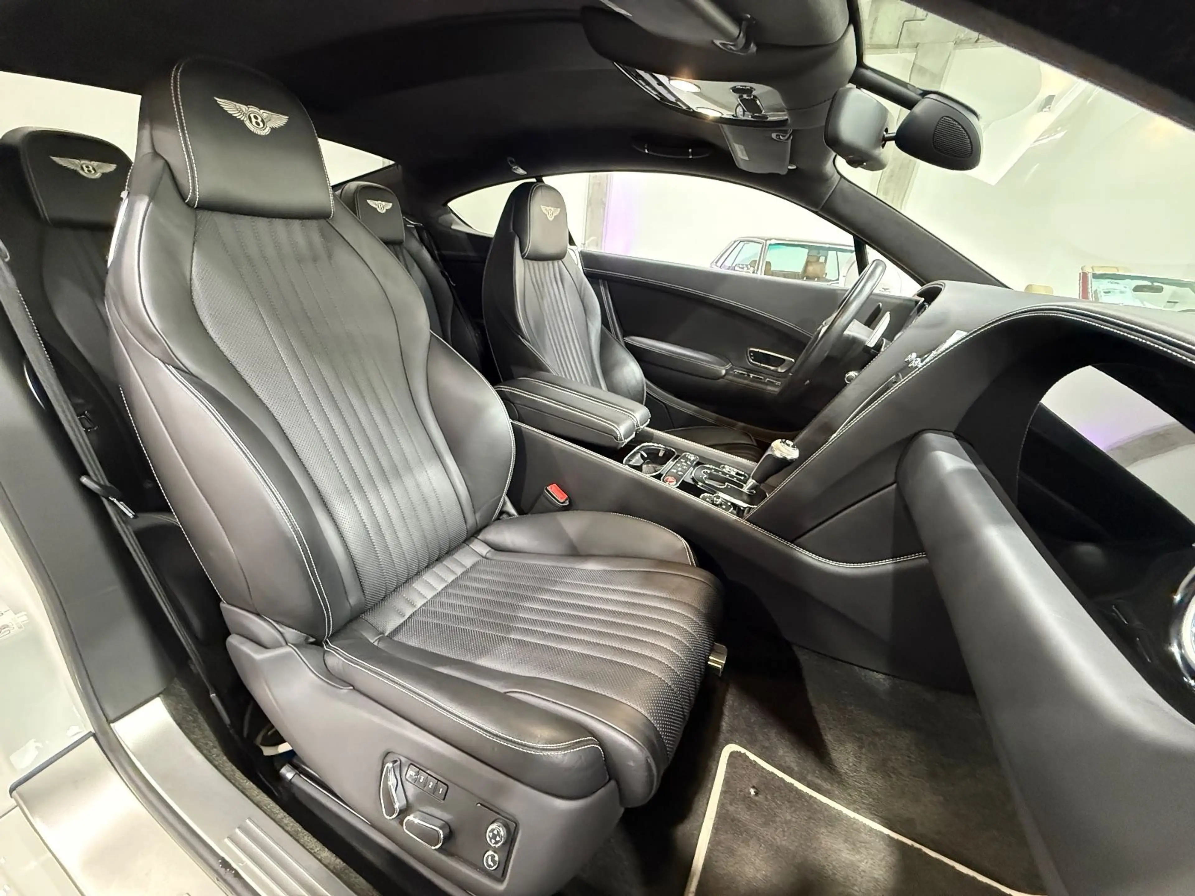 Bentley Continental GT 4.0 V8 4WD Automatik*Carbon*ACC — photo 14