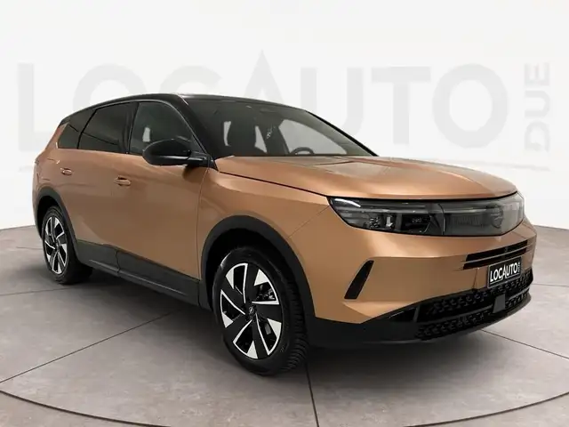 Opel Grandland view 3
