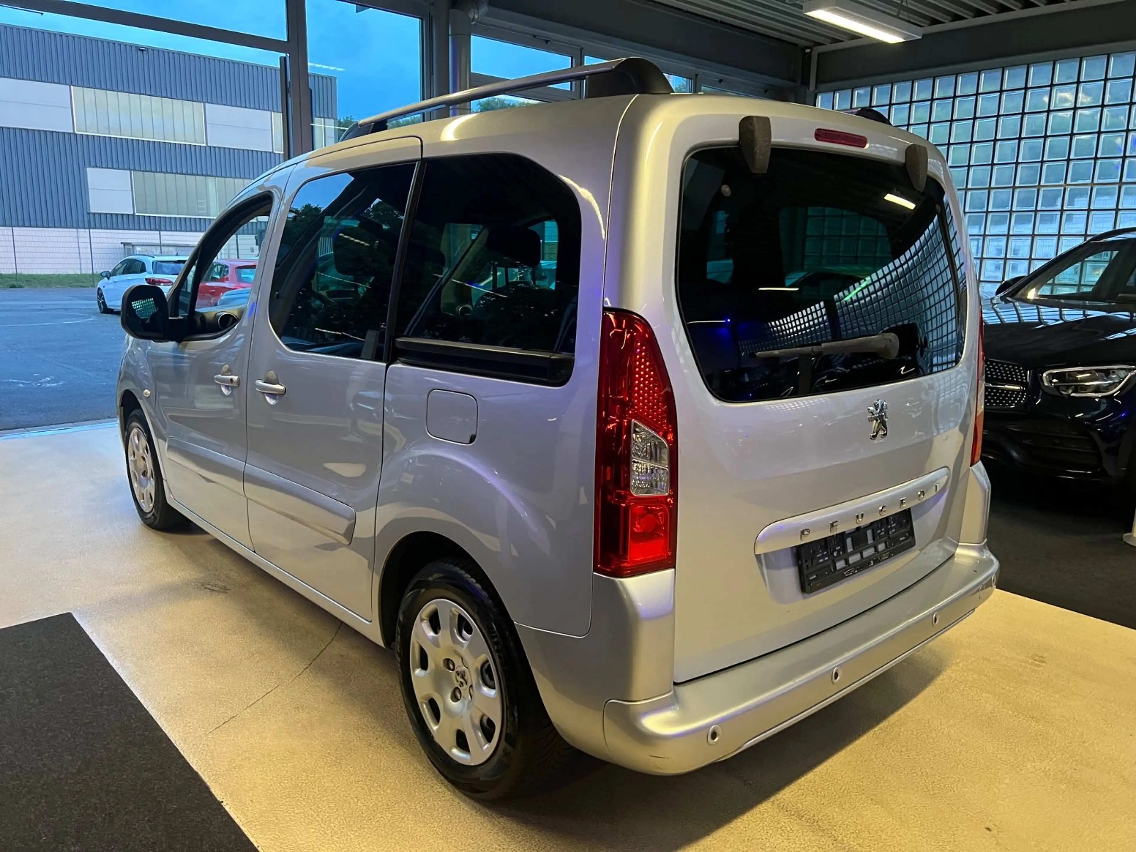 Peugeot Partner Tepee Family * 1.HAND * — photo 5
