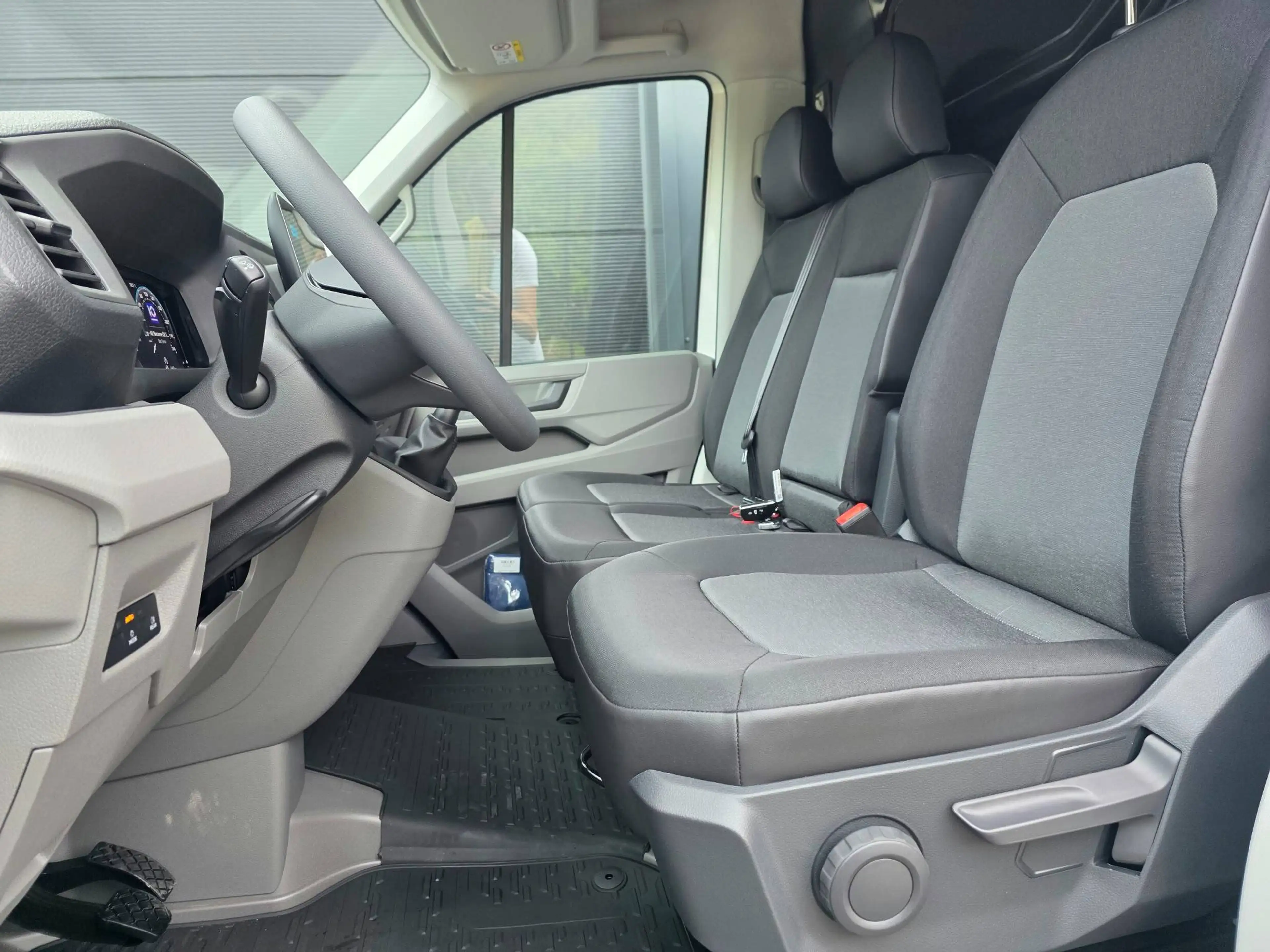 Volkswagen Crafter 2.0 TDi / 140 pk / L3 H3 / Camera achter / Keyless Go / Cruise / ... / € 30.790 Ex. btw — photo 14