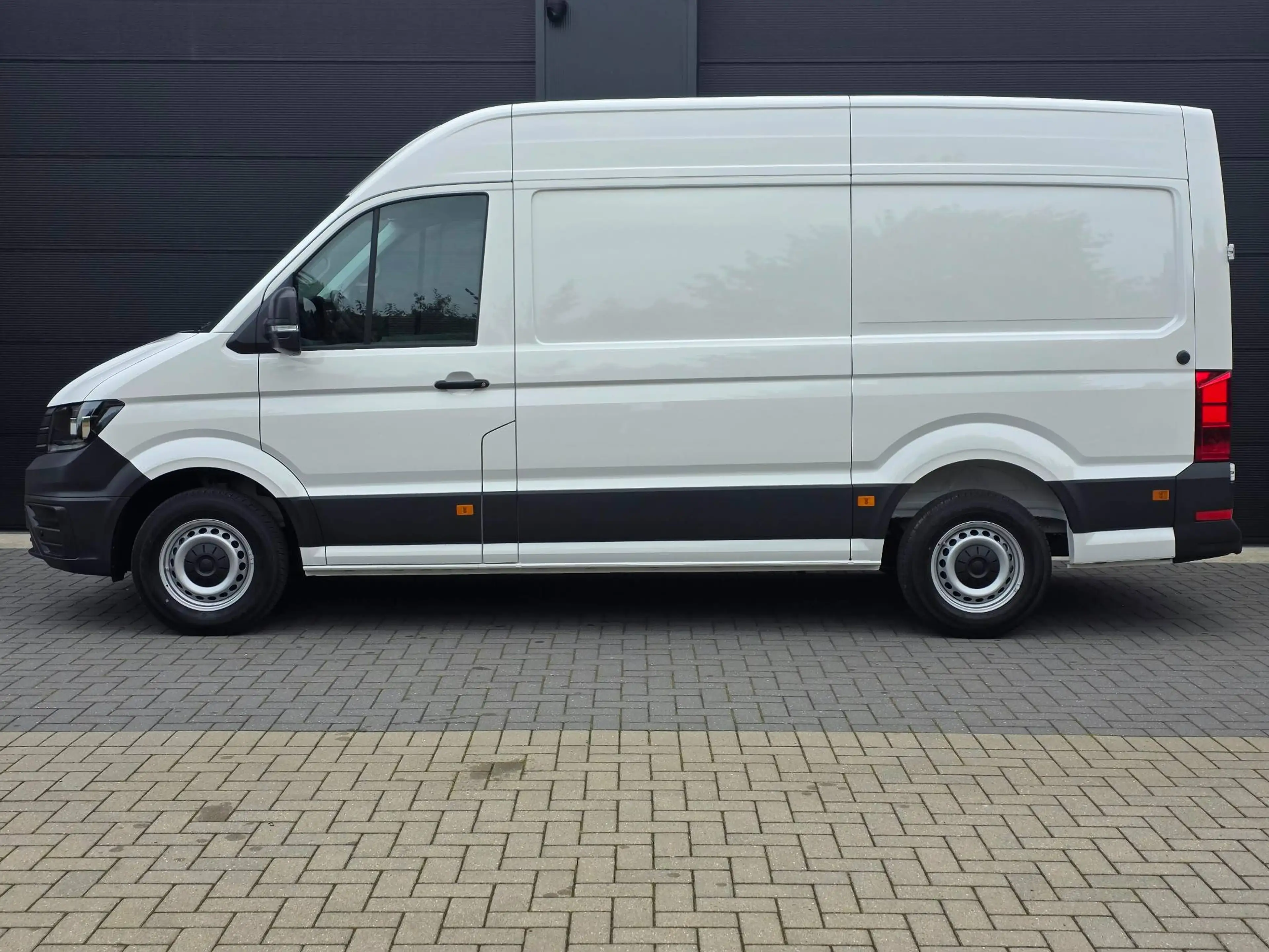 Volkswagen Crafter 2.0 TDi / 140 pk / L3 H3 / Camera achter / Keyless Go / Cruise / ... / € 30.790 Ex. btw — photo 3