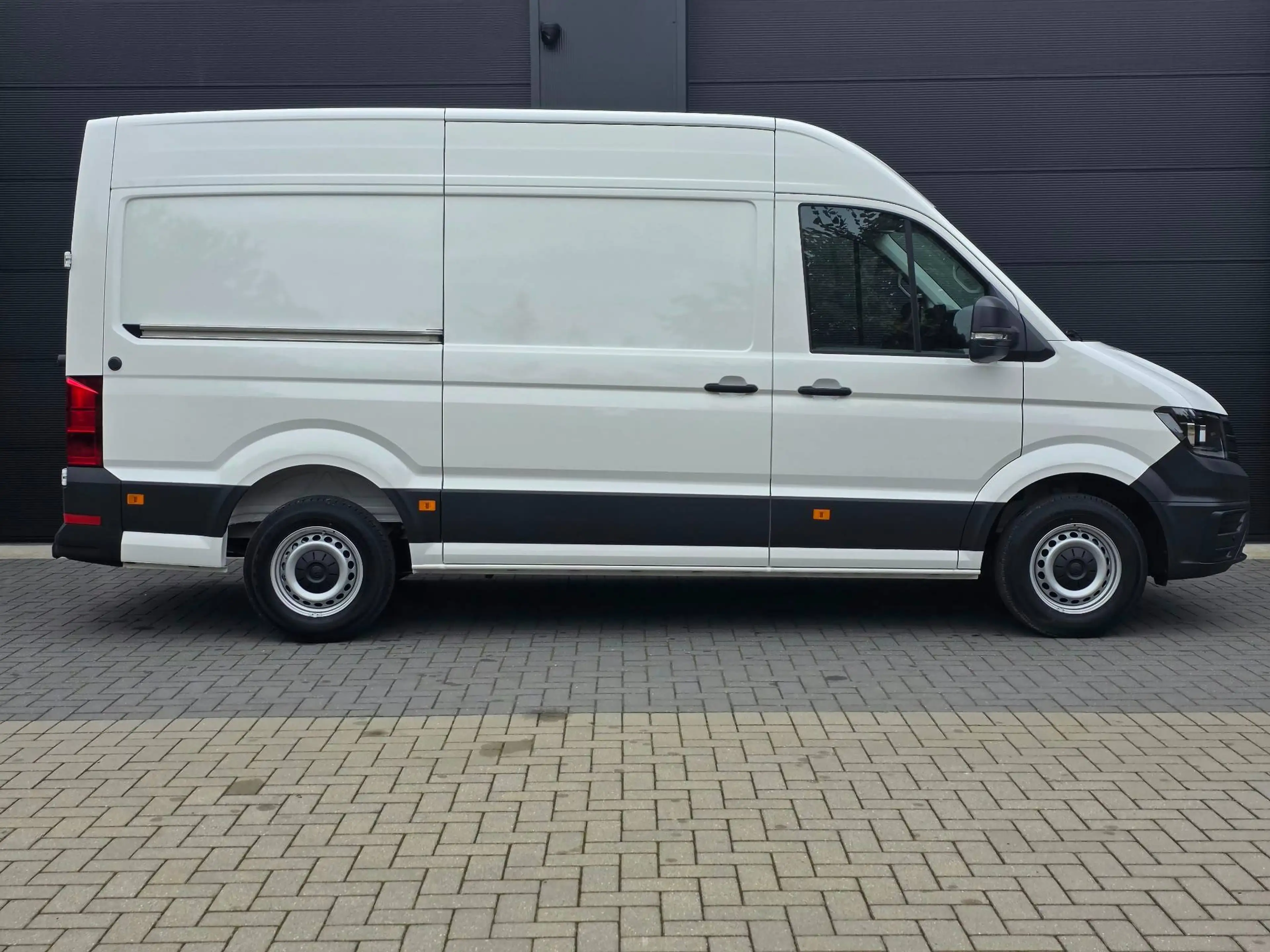 Volkswagen Crafter 2.0 TDi / 140 pk / L3 H3 / Camera achter / Keyless Go / Cruise / ... / € 30.790 Ex. btw — photo 4