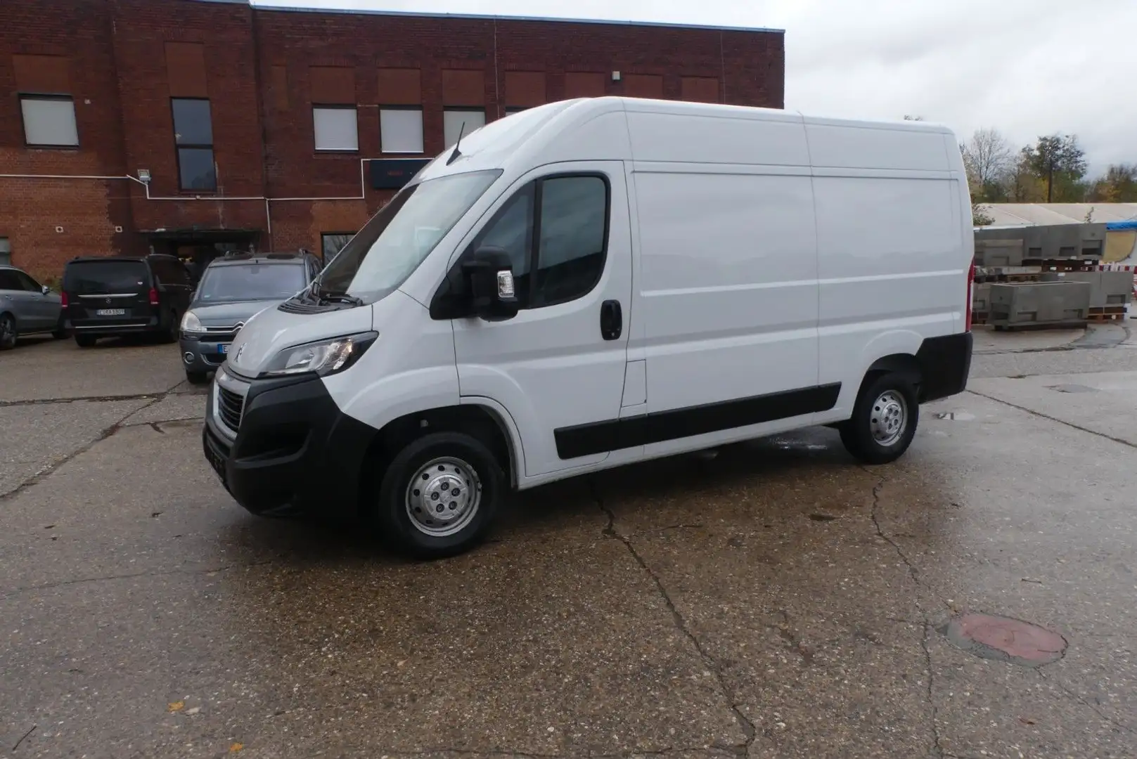 Peugeot Boxer 2.2 L2H2 Kaste*Temp*Klima*Navi*PDC*Kam*AHK Blanc - 1