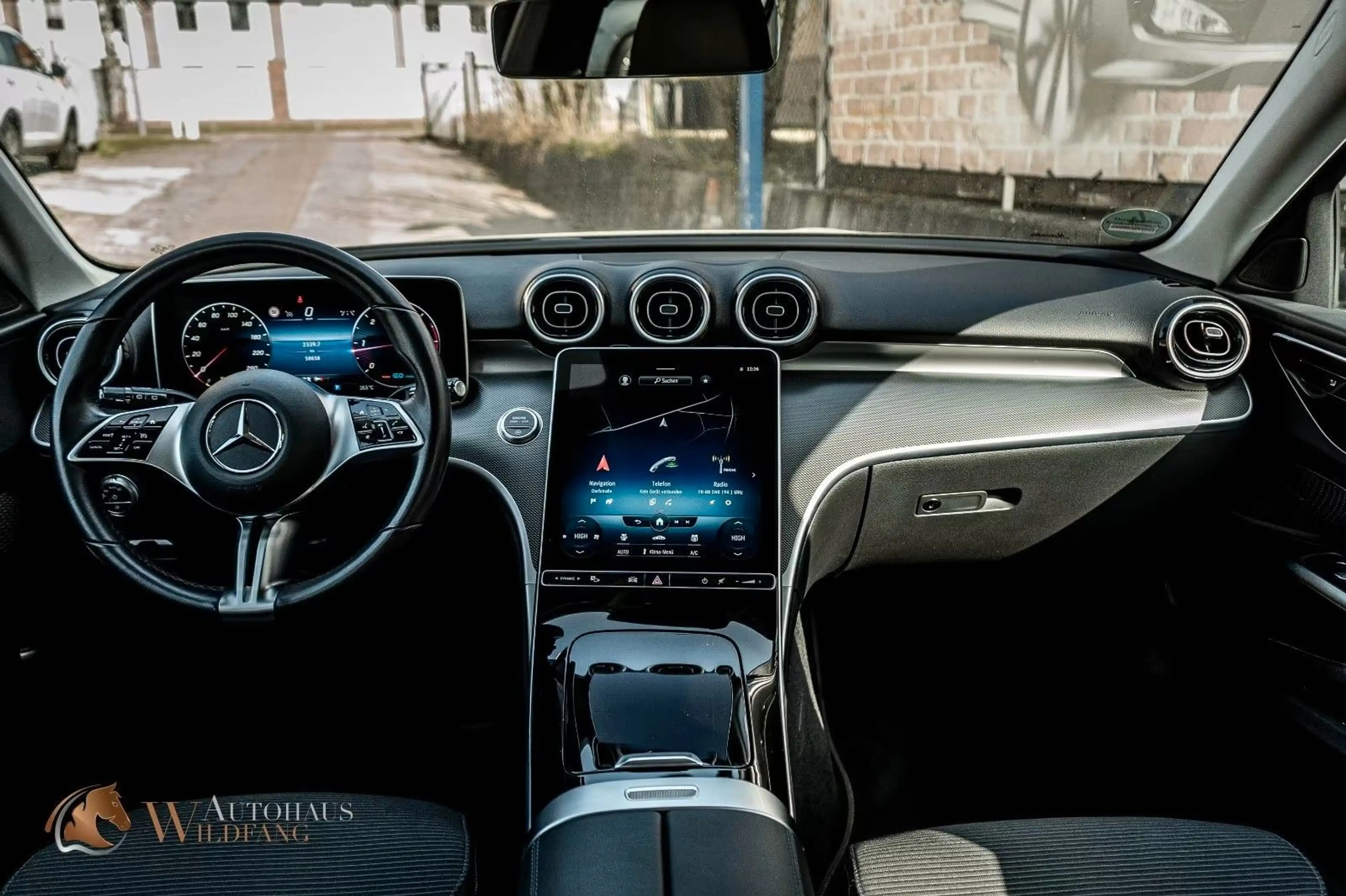 Mercedes-Benz C 220 d T AVANTGARDE AHK LED KAM. — photo 12